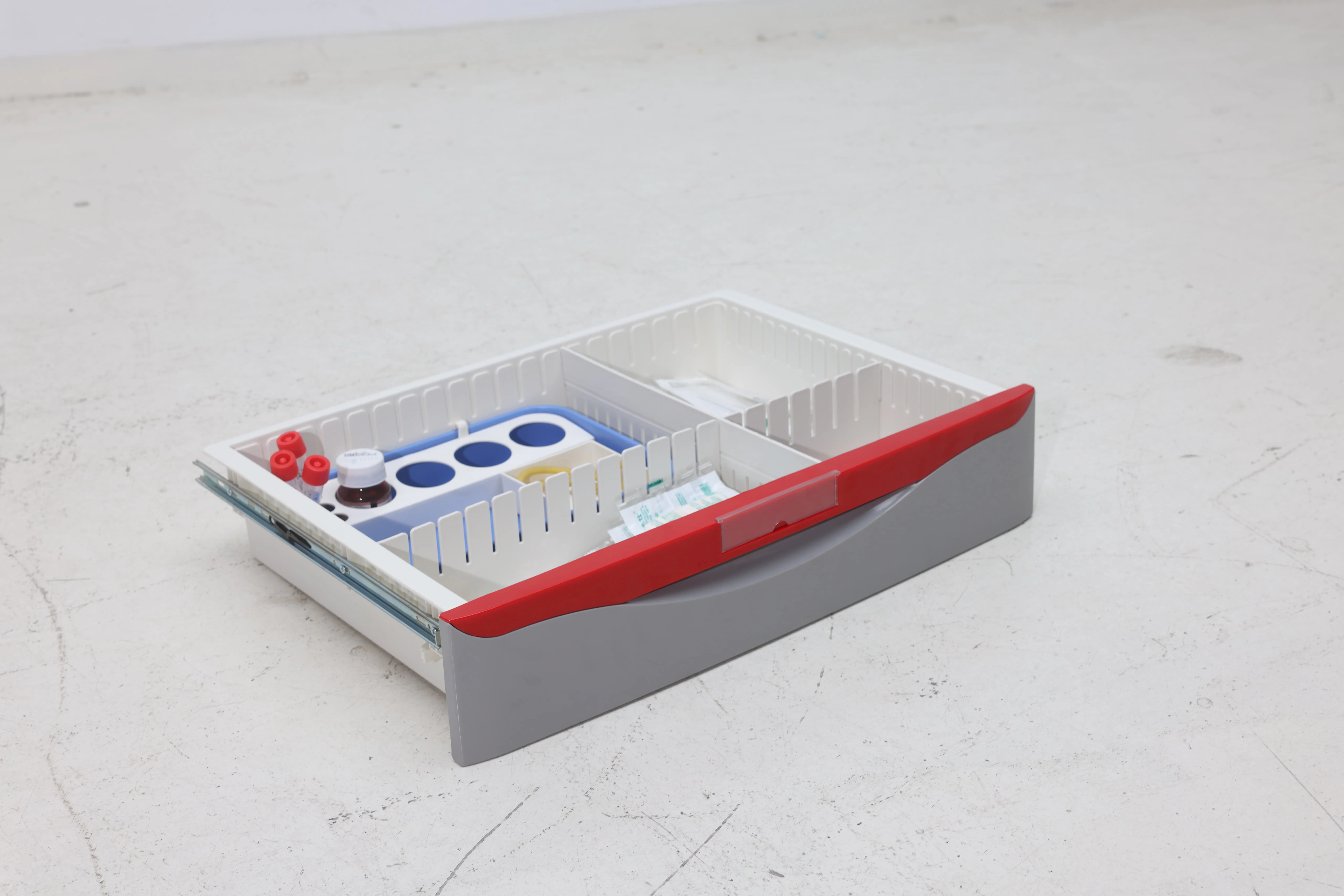 Advanced Emergency Response Cart with CPR Board Oxygen Cylinder Mount Vital Sign Monitor ABS Material Modern Hospital Design 4