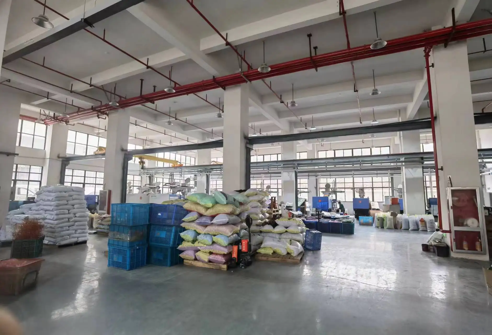 Yiwu Hongzhi Ornament Co., Ltd.