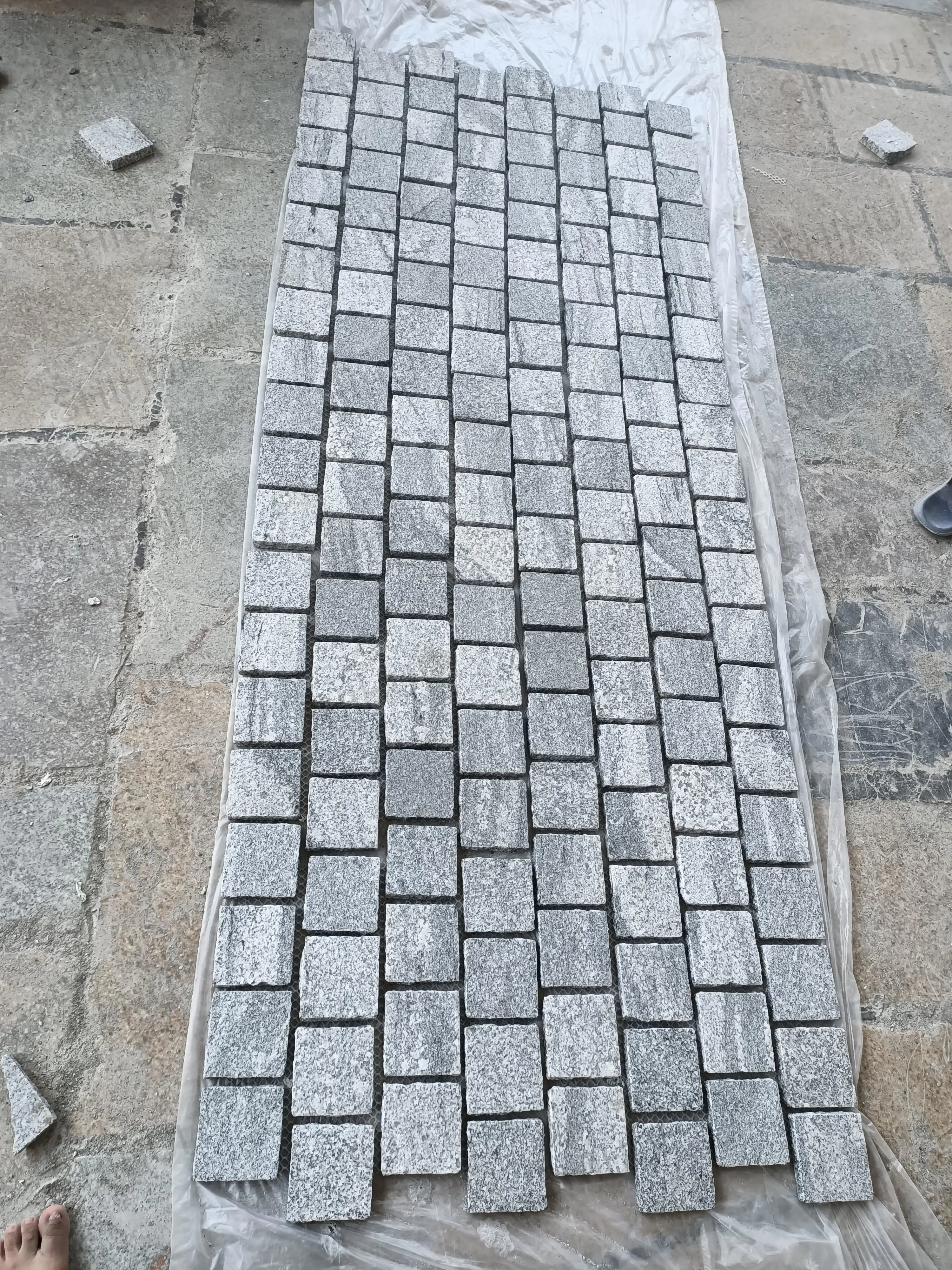 SH STONE Patios Old Fantasy Granite Cube Brick Pattern Flamed Surface Natural Split Edge Paving Pavers Stone Mesh Cobblestone