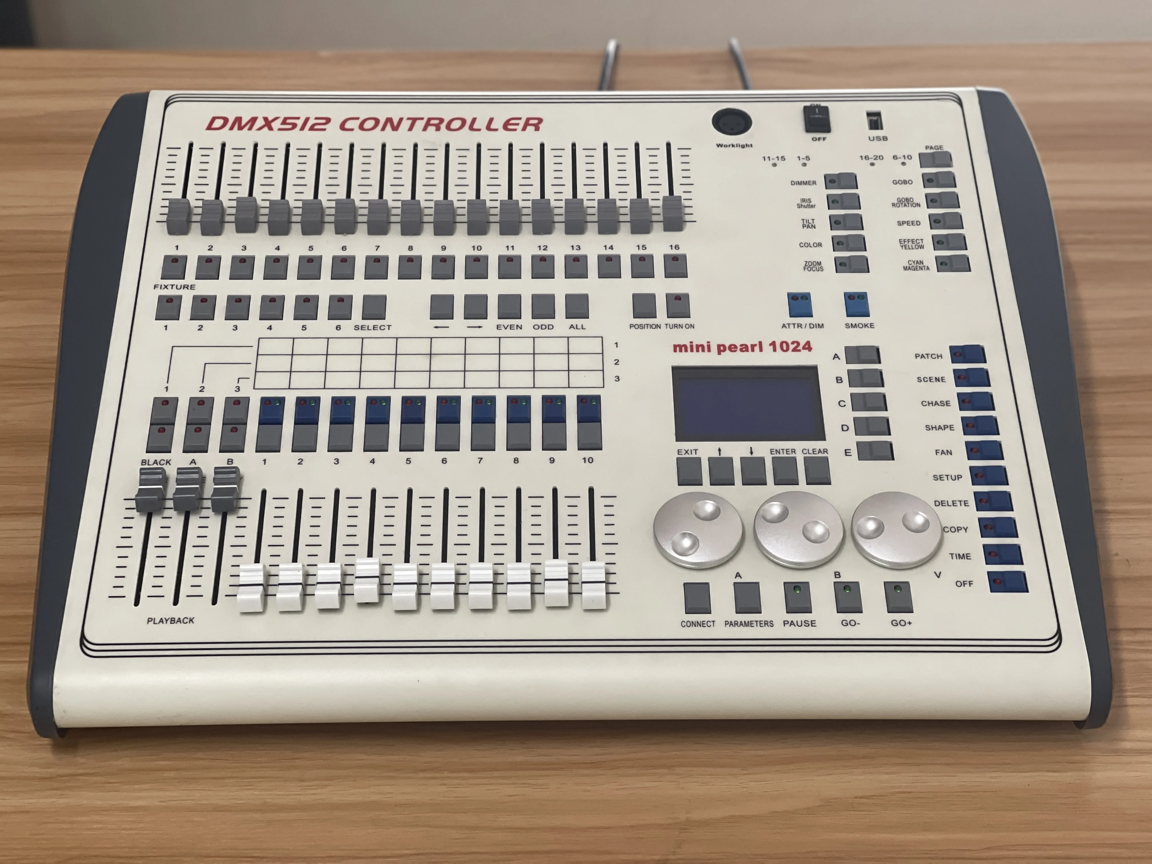 Professional Mini Pearl 1024B DMX Lighting Controller for DJ