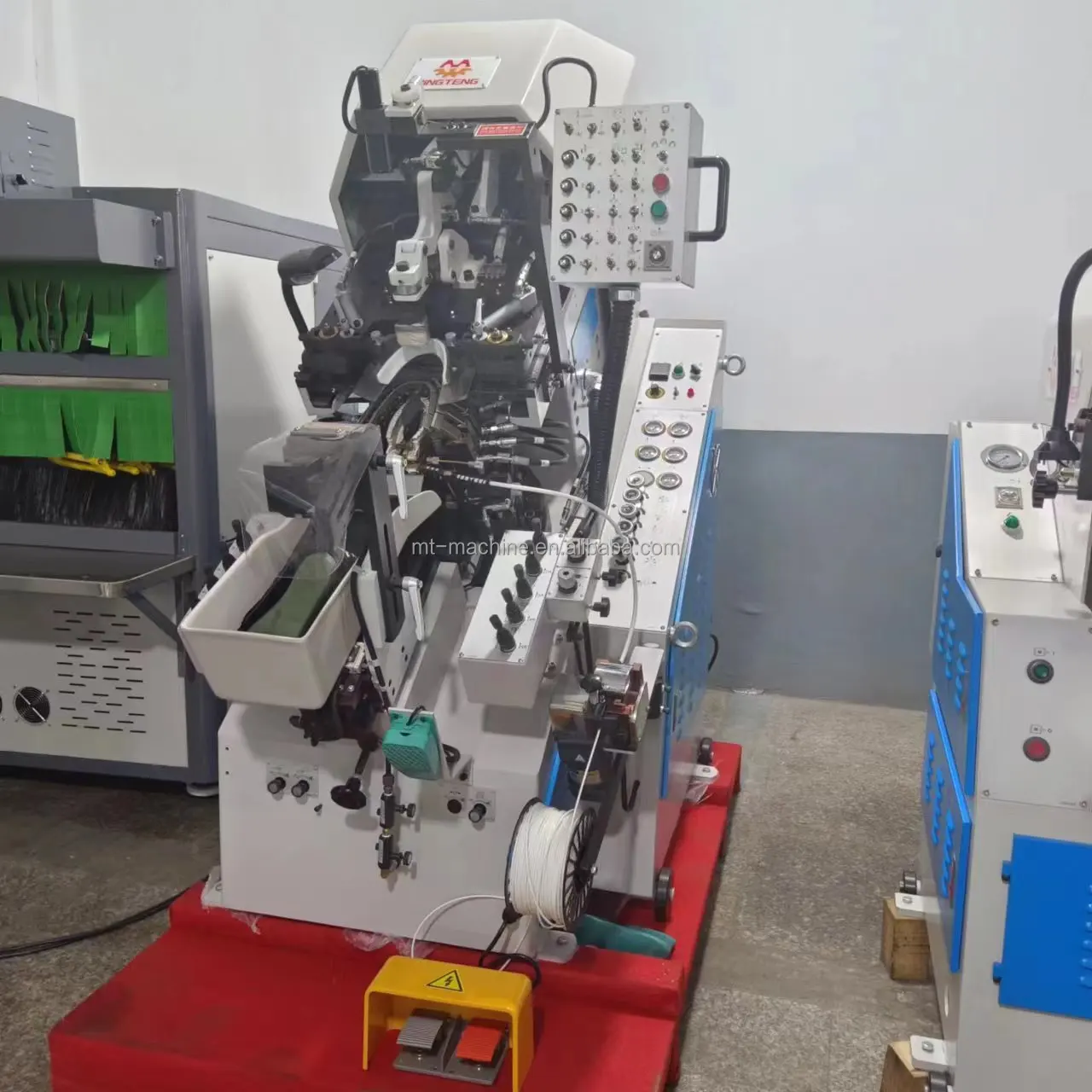9 Pincers Hydraulic Shoe Toe Lasting Machine - MT-N737MA
