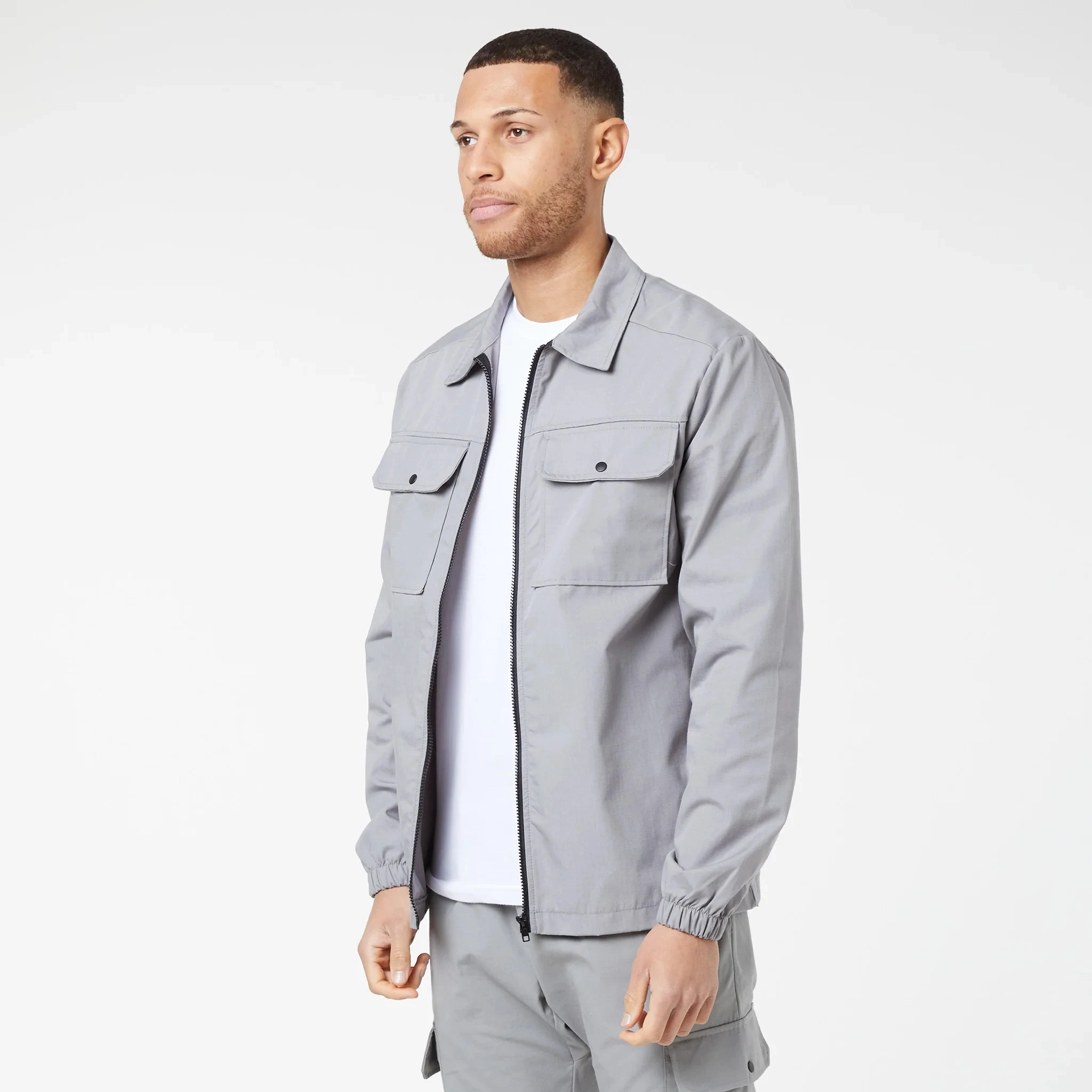Customize Men Woven twill fabric in center zipper and flat patch pockets style Utility Overshirt jacket_voghion.com
