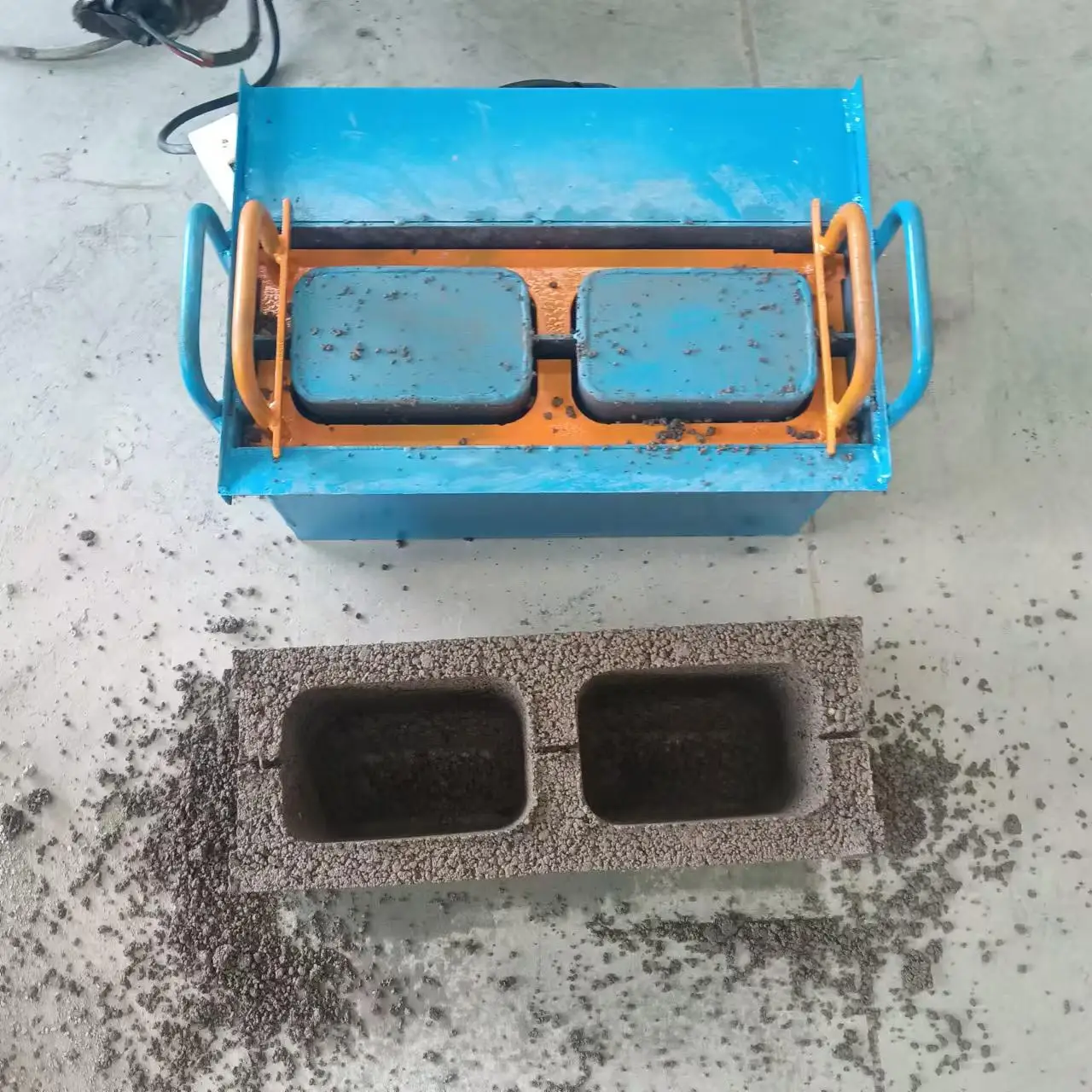 Supplier Small Mini Electric Concrete Block Brick Making Mould Produce  400-150-200mm LWH 2hole Interlocking Hollow Block, image size:1280x1280