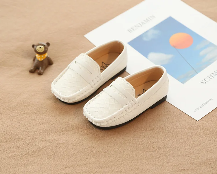 Wholesale New style kids slip-on loafers with flat soft sole for