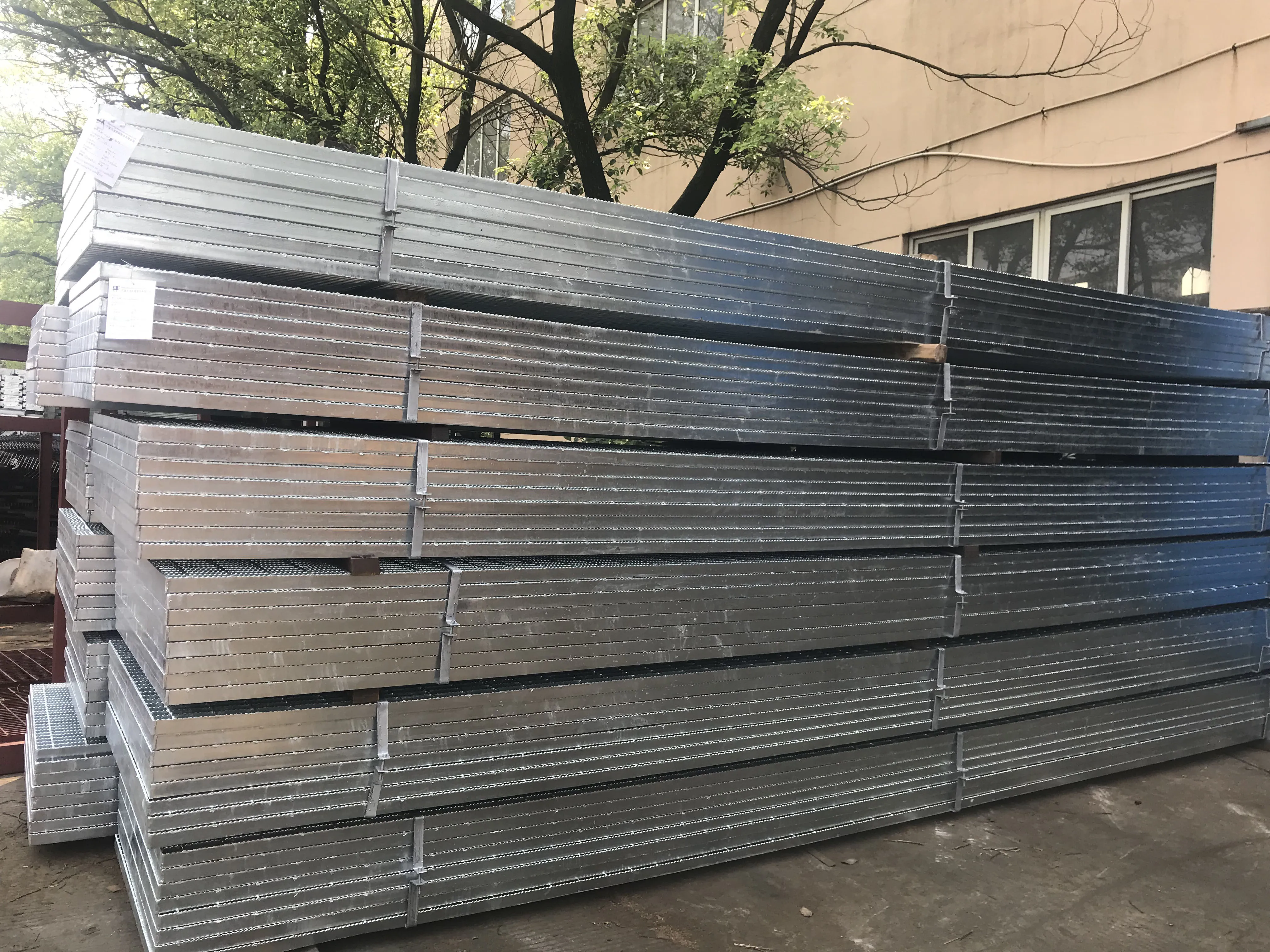 Galvanized Plain Flooring Steel Grating Walkway For Solar Energy System ...