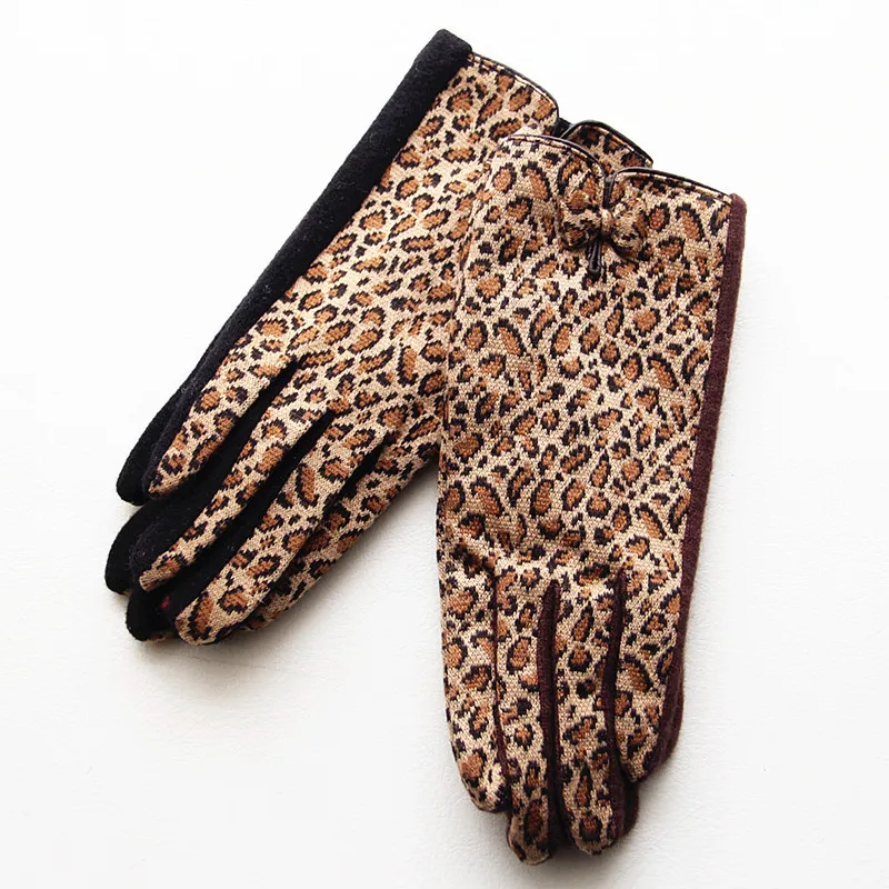 Fashion Female Elasticity Touch Screen Leopard Pattern Gloves Winter Women Warm Cashmere Full Finger Bow Gloves