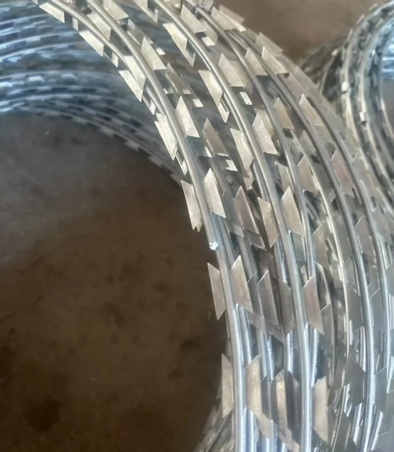 Galv Razor Wire 10m Per Roll Hot Galvanized 304 Stainless Steel Razor Wire Factory BTO ...