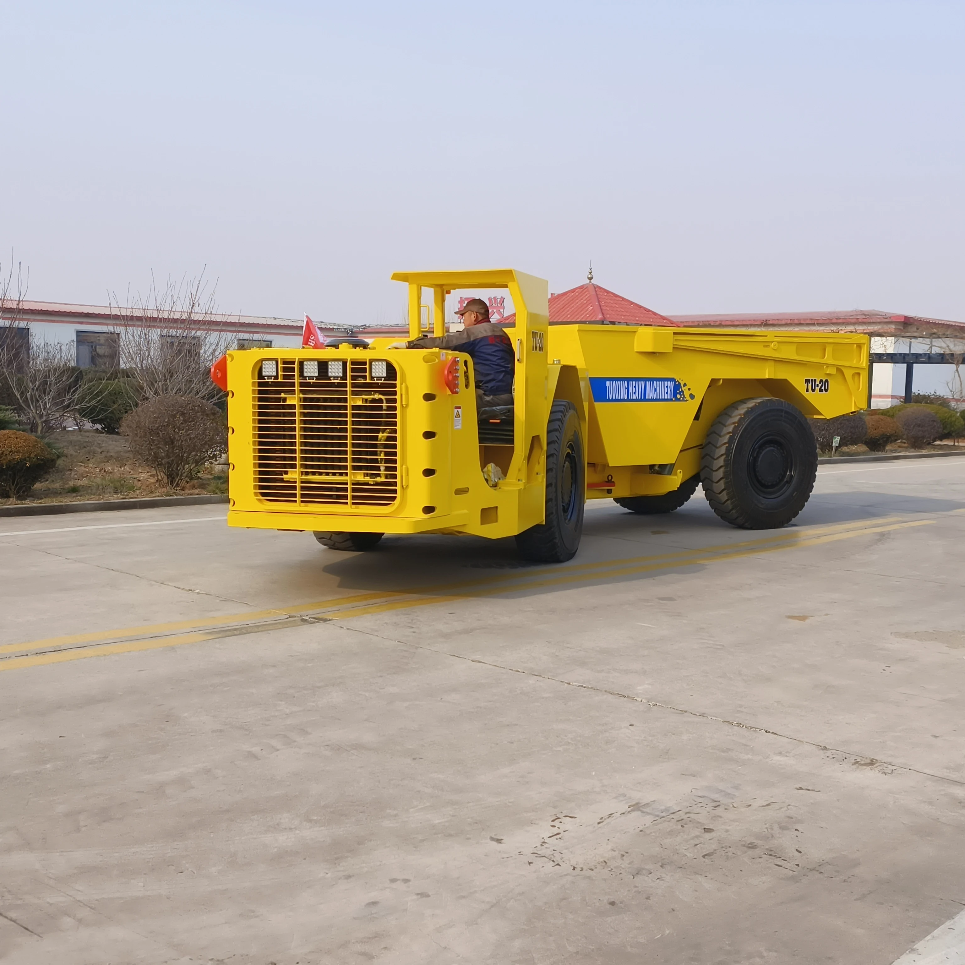 Yantai Kapuro รถเทรลเลอร์เททิ้งขนาด 12 ตัน ตัวเตี้ย สำหรับงานเหมืองหิน TU-20 อุปกรณ์การทำเหมืองใต้ดินระดับกลาง สภาพใหม่ พร้อมปั๊มแบริ่ง PLC