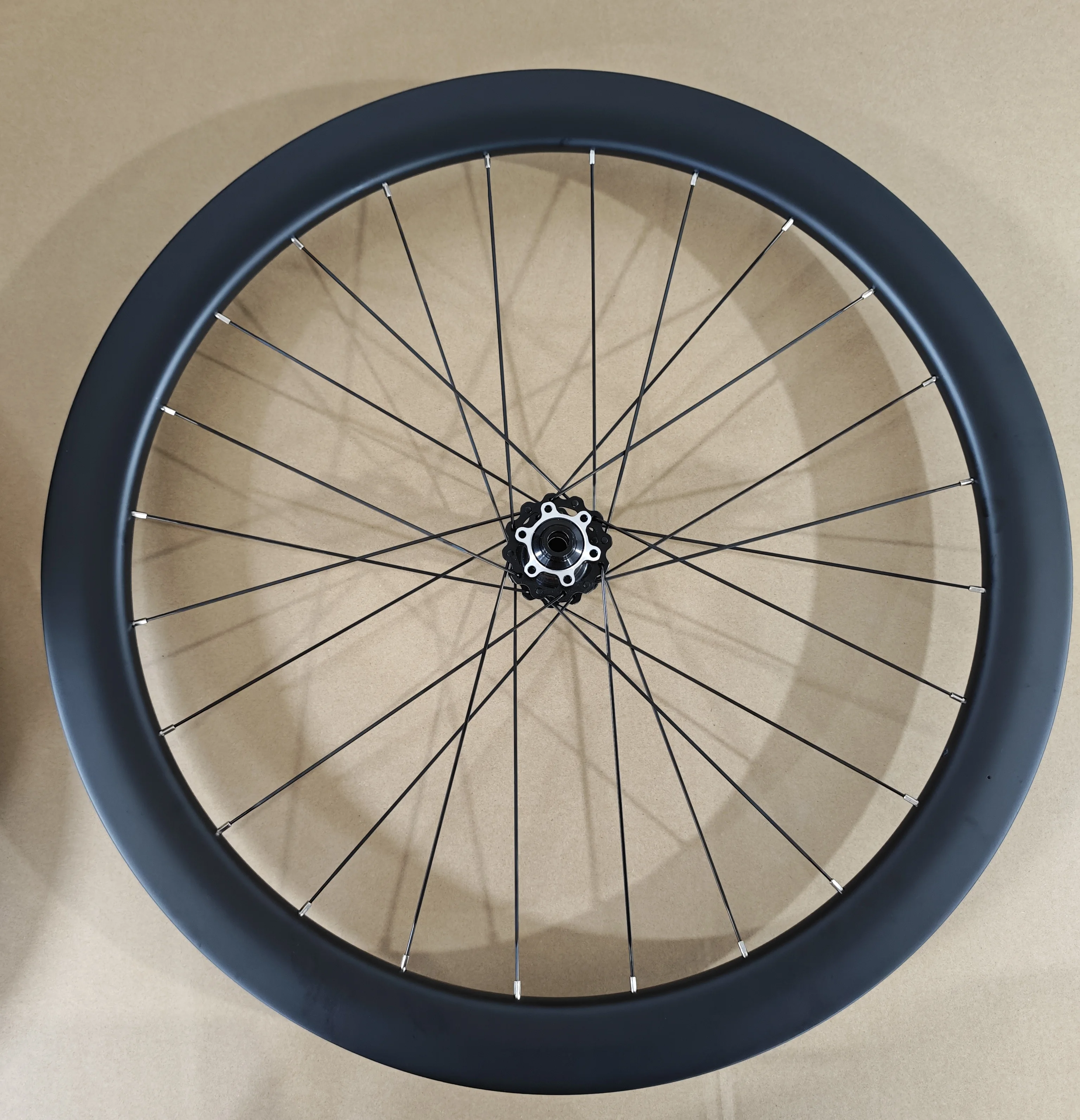 カーボンホイール スポーク 700c ディスクホイール ZIPP 303S カーボン