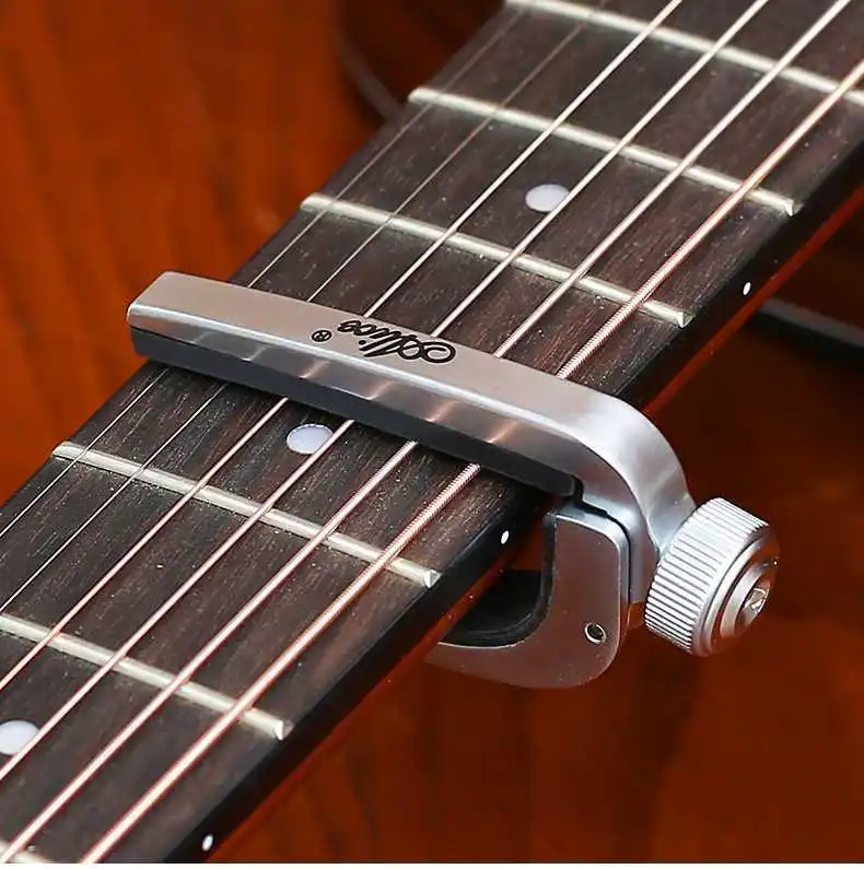 Random Acoustic Guitar Capo Quick Change Tune Trigger Clamp Trigger Bass Violino Ukulele Capo Mandolin Ad una mano Tune Adjuster 