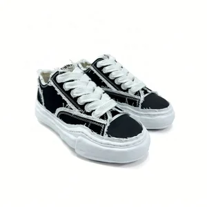 Customized Designer Couple Canvas Sneakers with Color Blocking Upper Mesh Lightweight Casual Sneakers Classic Canvas Shoes