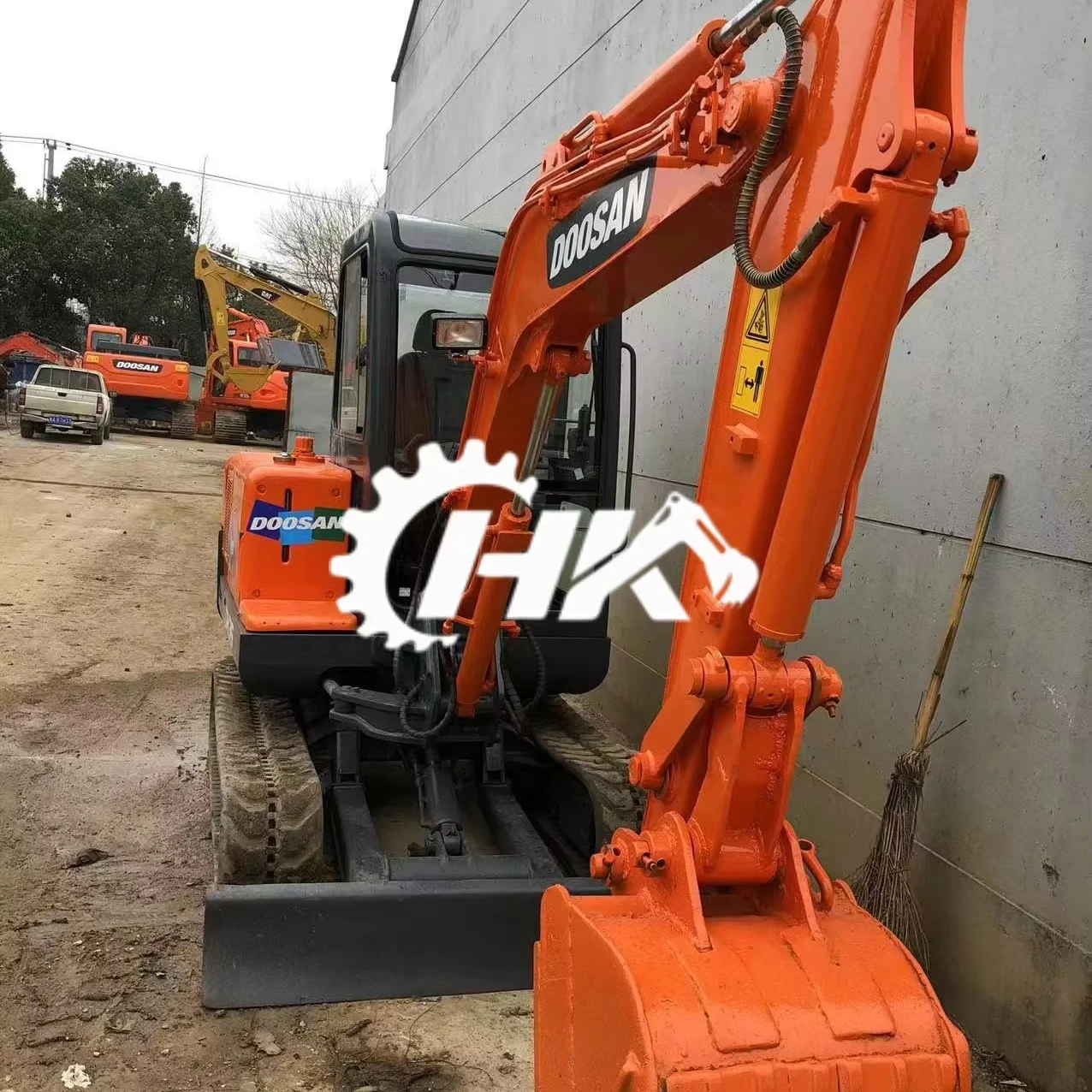 Caterpillar 320D در مقایسه با رقبا چگونه عمل می‌کند؟