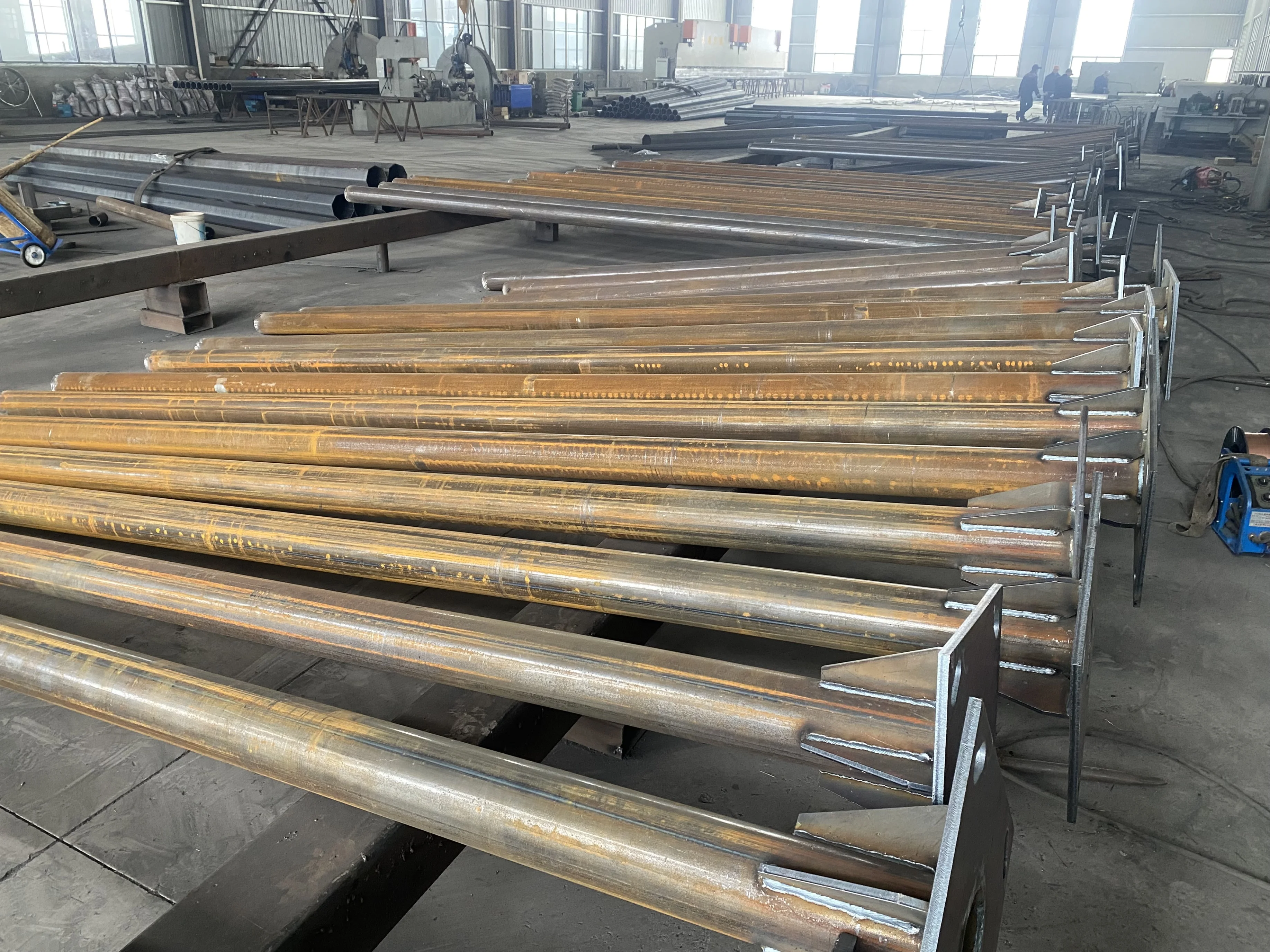 Galvanized Outdoor Street Light Columns - Durable & Efficient