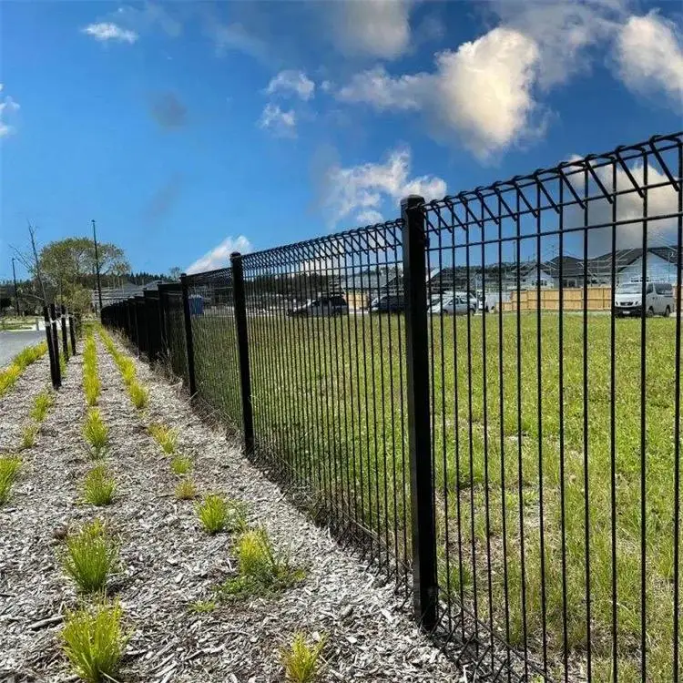 Pvc Coated Hot Dipped Galvanized Roll Top Triangle Metal BRC Roll Top Triangle Bend Fence Welded Wire Fence Panels Brc Fence