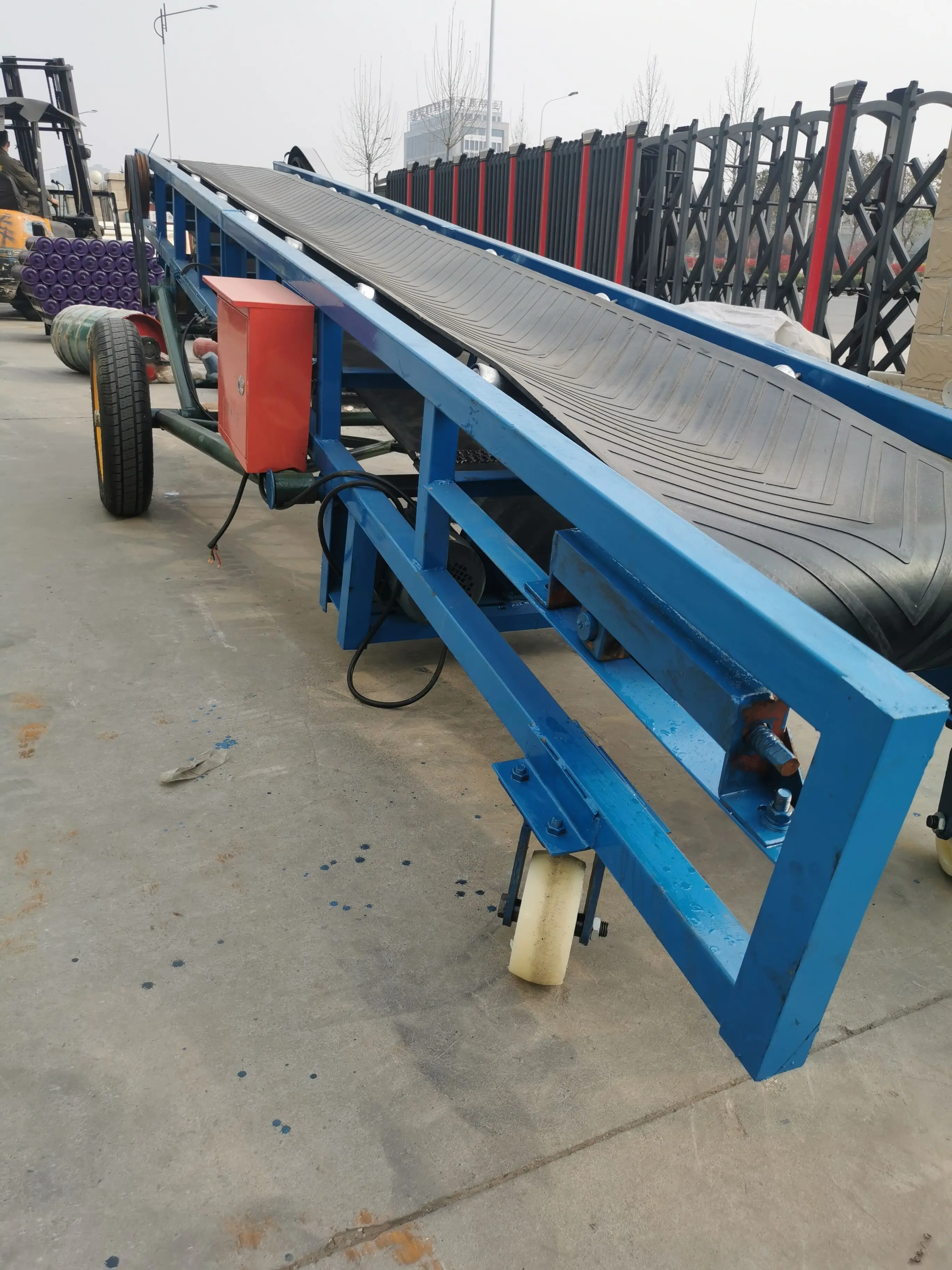Dy Series Industrial Mobile Belt Conveyor For Coal/bulk Material/sand