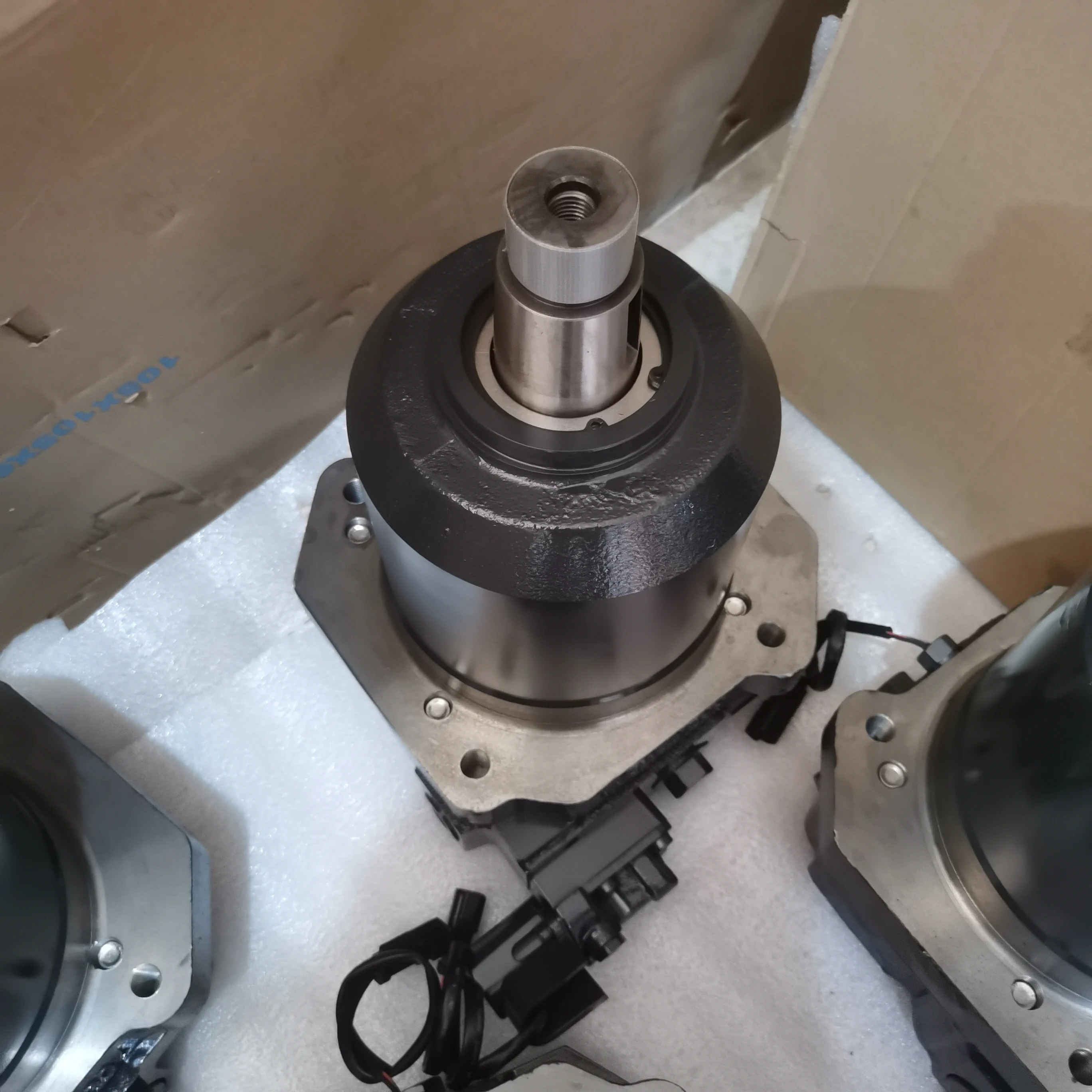 708-7W-00210WD600 Fan Motor - Reliable Performance & Efficiency
