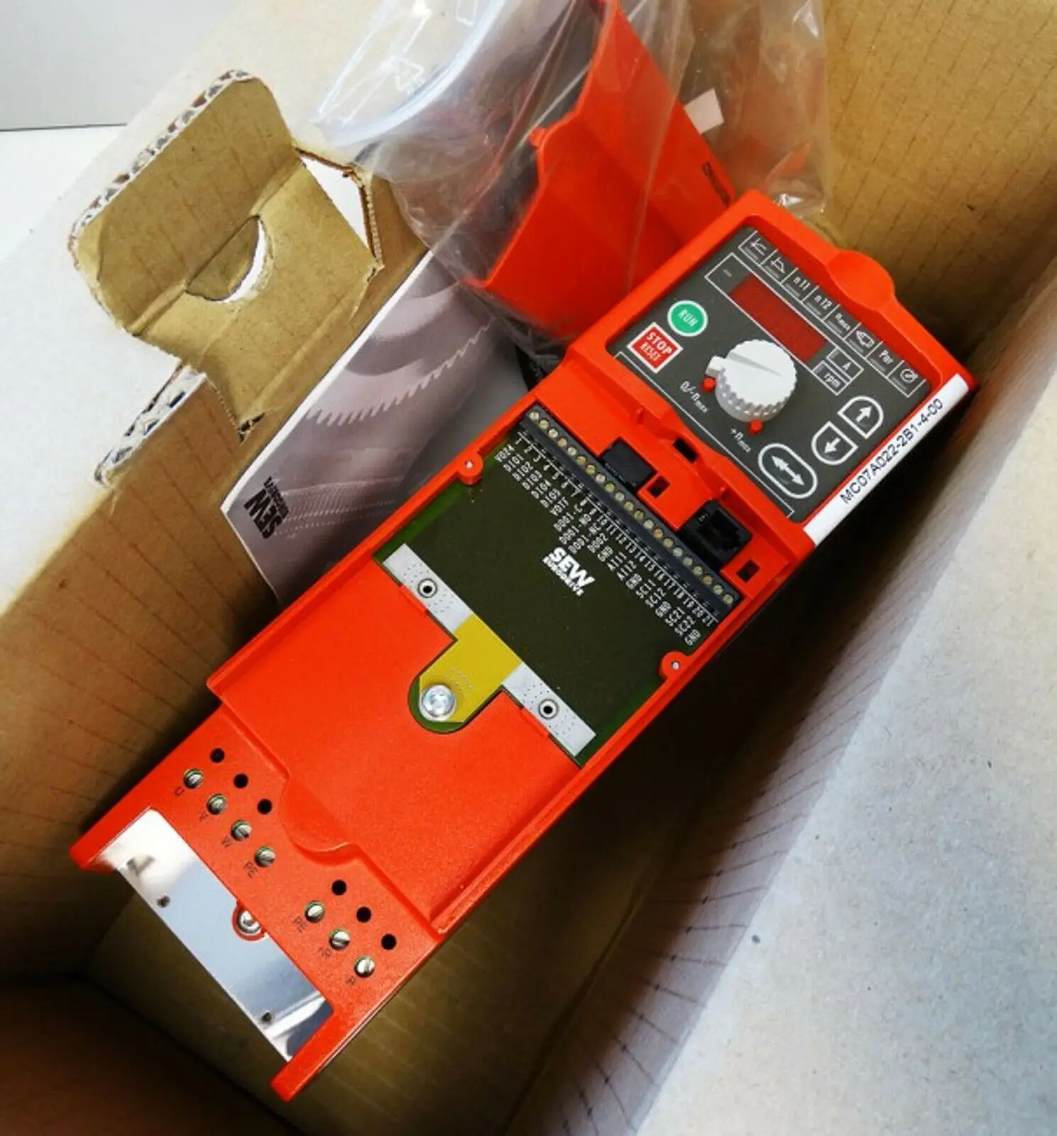 Neuer Originaler Ac Synchronous Servo Motor Controller Emmtas190mhs