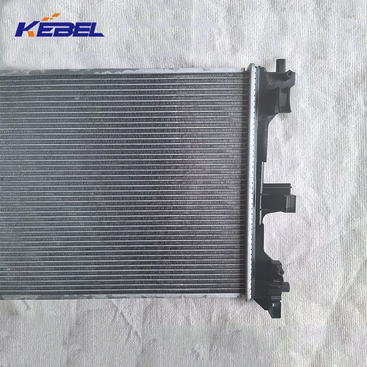 Auto radiator za hlađenje motora po veleprodajnoj cijeni OEM 68430444AA Automobilski radiator za Jeep Renegade 2019 2020 2021 2022