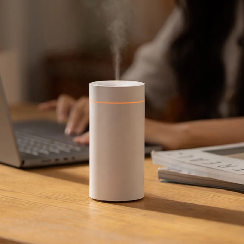 New Product 2024 USB Rechargeable Mini Air Freshener 100ml Humidifier Aroma Oil Diffuser Use for Car Easy to Carry