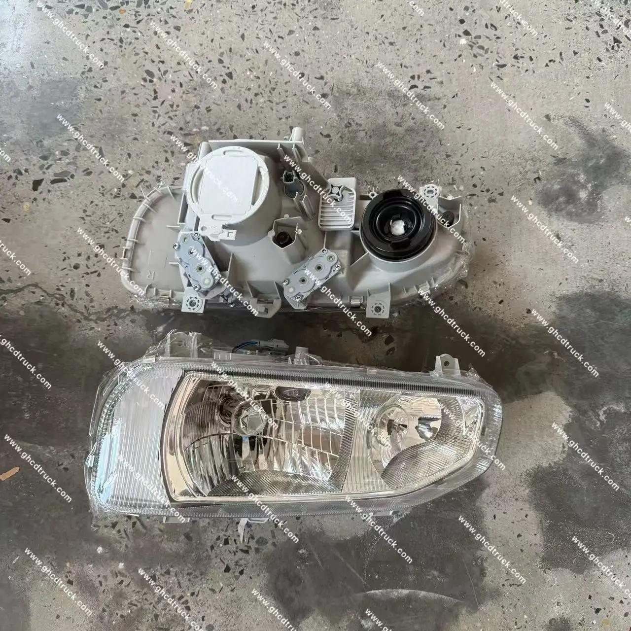 product ghcd high quality control head lamps lh rh for  ud quon truck spare body parts light systems-2