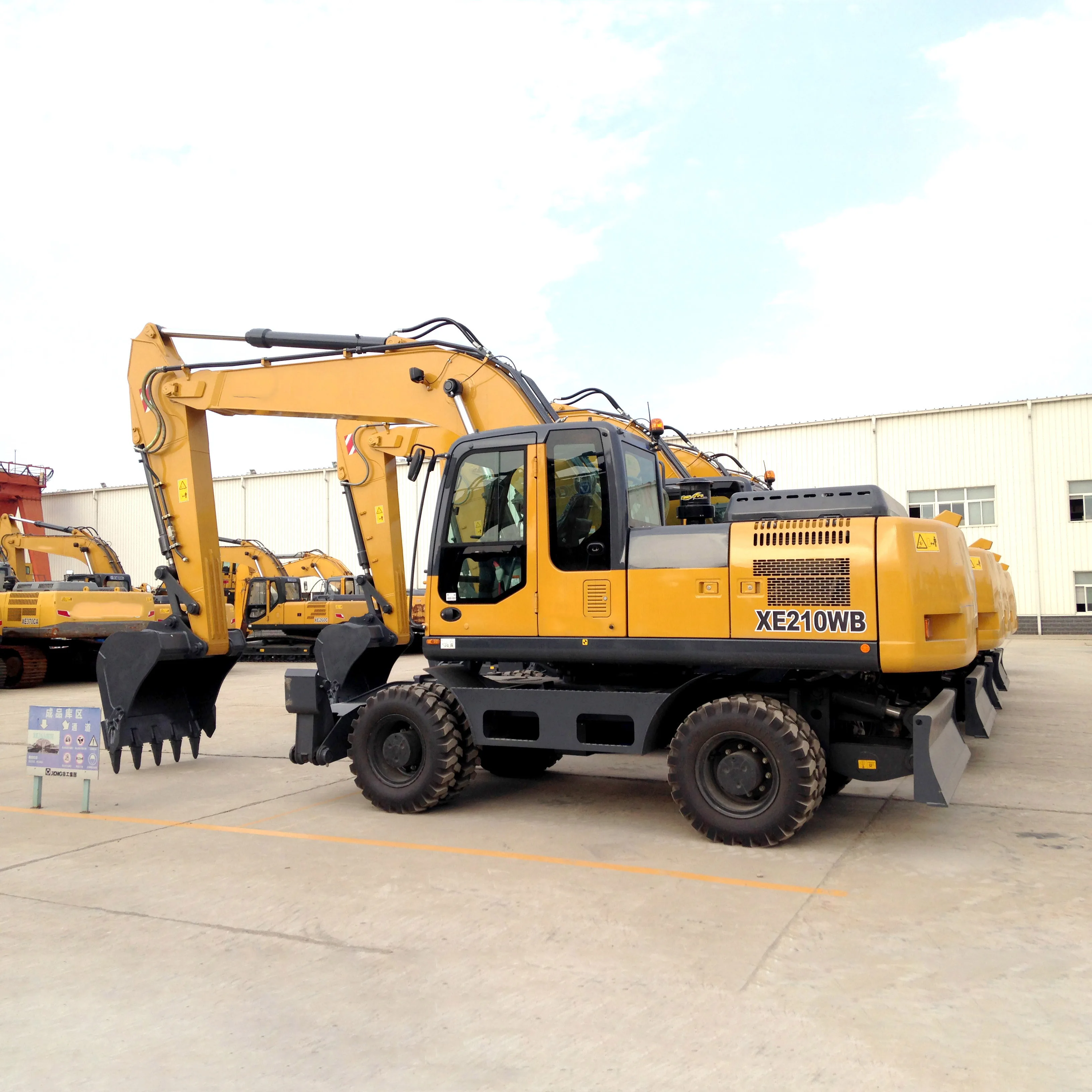 Экскаватор xcmg xe150wb. Экскаватор XCMG xe210wb. XCMG 210 экскаватор колесный. XCMG xe210w. Колесный экскаватор XCMG xe210wa.