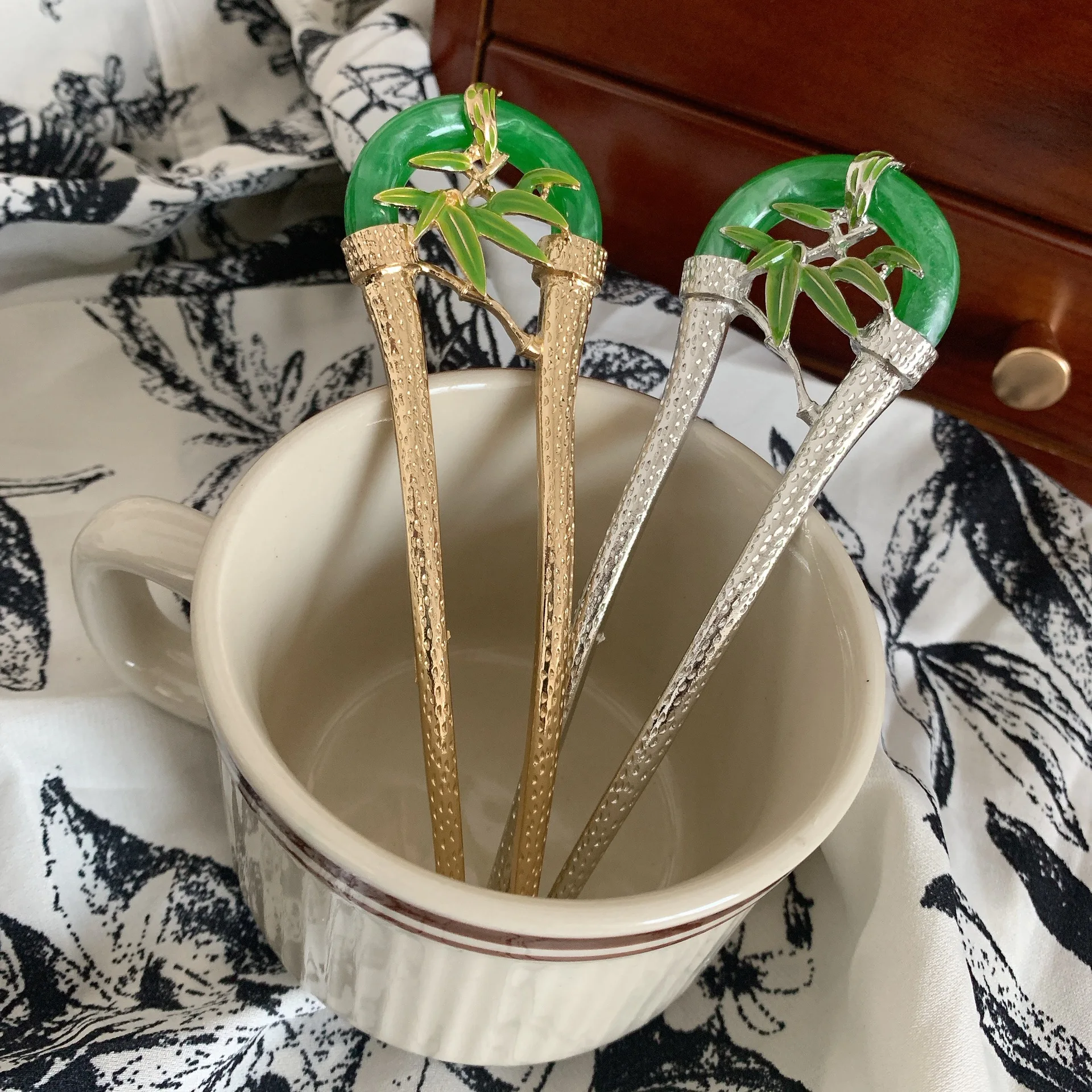 2er Set Chinesische Vintage Haarspangen Mit Quaste – Handgefertigte Holz-Haarnadeln Für Langes Haar
