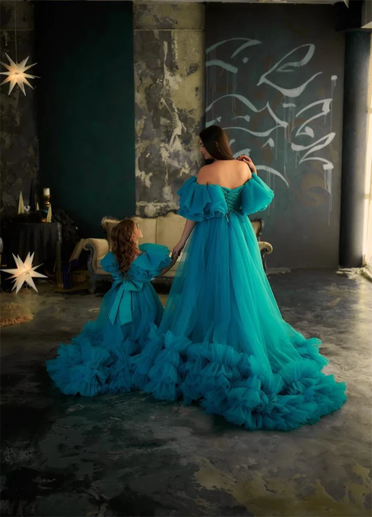 Luxury Off Shoulder Gorgeous Mother Daughter Matching Tulle Fluffy Dresses Ruffle Train Evening Party Prom Gown