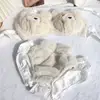Oso blanco gordito