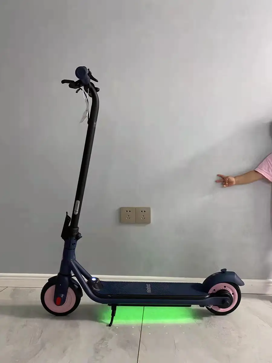 Well-priced Hot Sale High Quality C15 Unisex Super-light Fordable Electric Scooter for ALL Ages