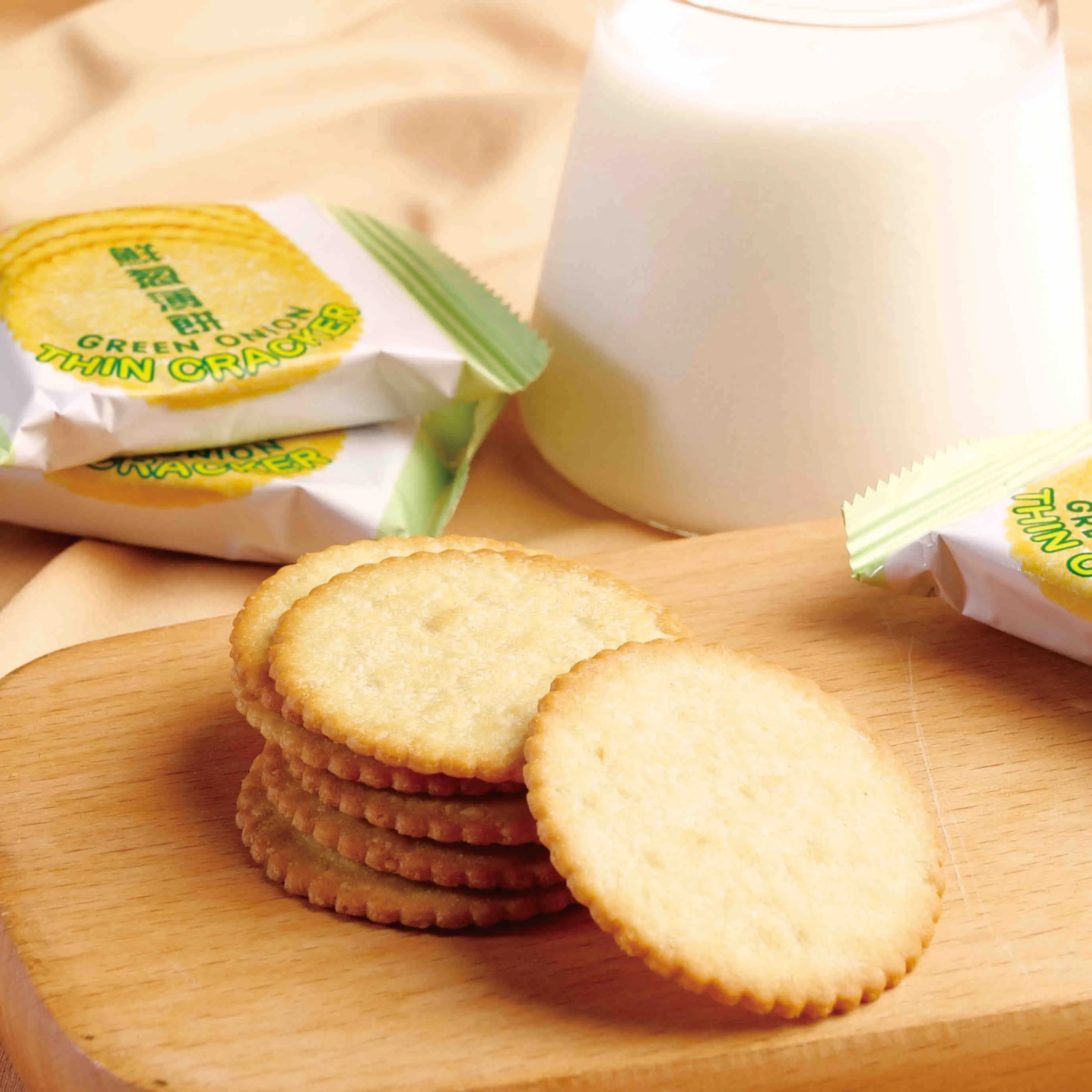 Customized Packaging Green Onion Thin Crackers Healthy Buckwheat Crackers Natural Puffed Wheat Soft Milk Cookie Bag Biscuits