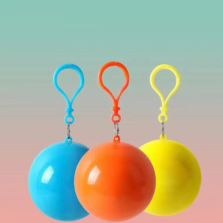 Плащ-дождевик с логотипом на заказ для отеля, портативный одноразовый дождевик для улицы, водонепроницаемые капсульные дождевики из полиэтилена с шариками