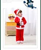Ragazzo con cappello, vestito e cintura