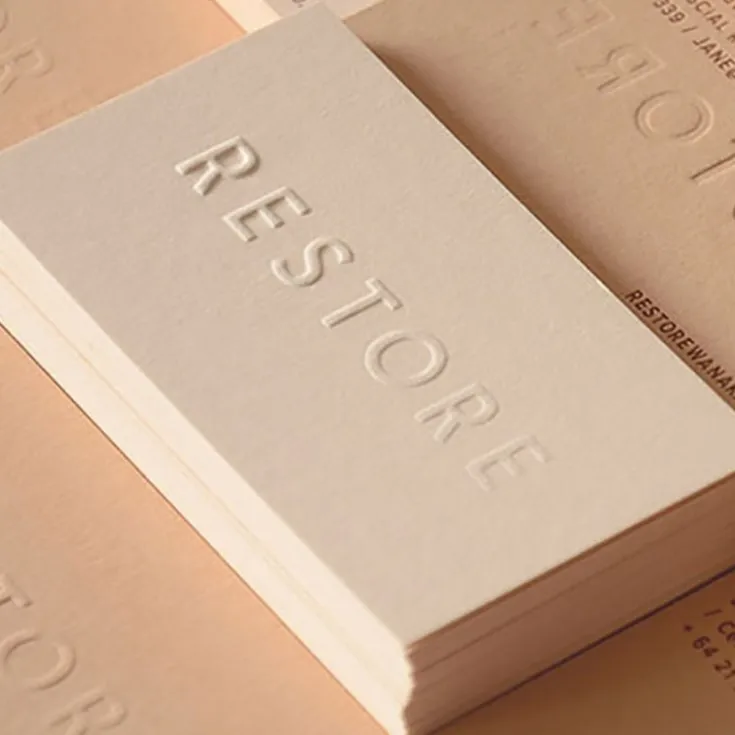 Изготовиттель нестандартных водонепроницаемый 600GSM бумага для художественной печати золотой фольги золотым тиснением с гравировкой для визитных карточек