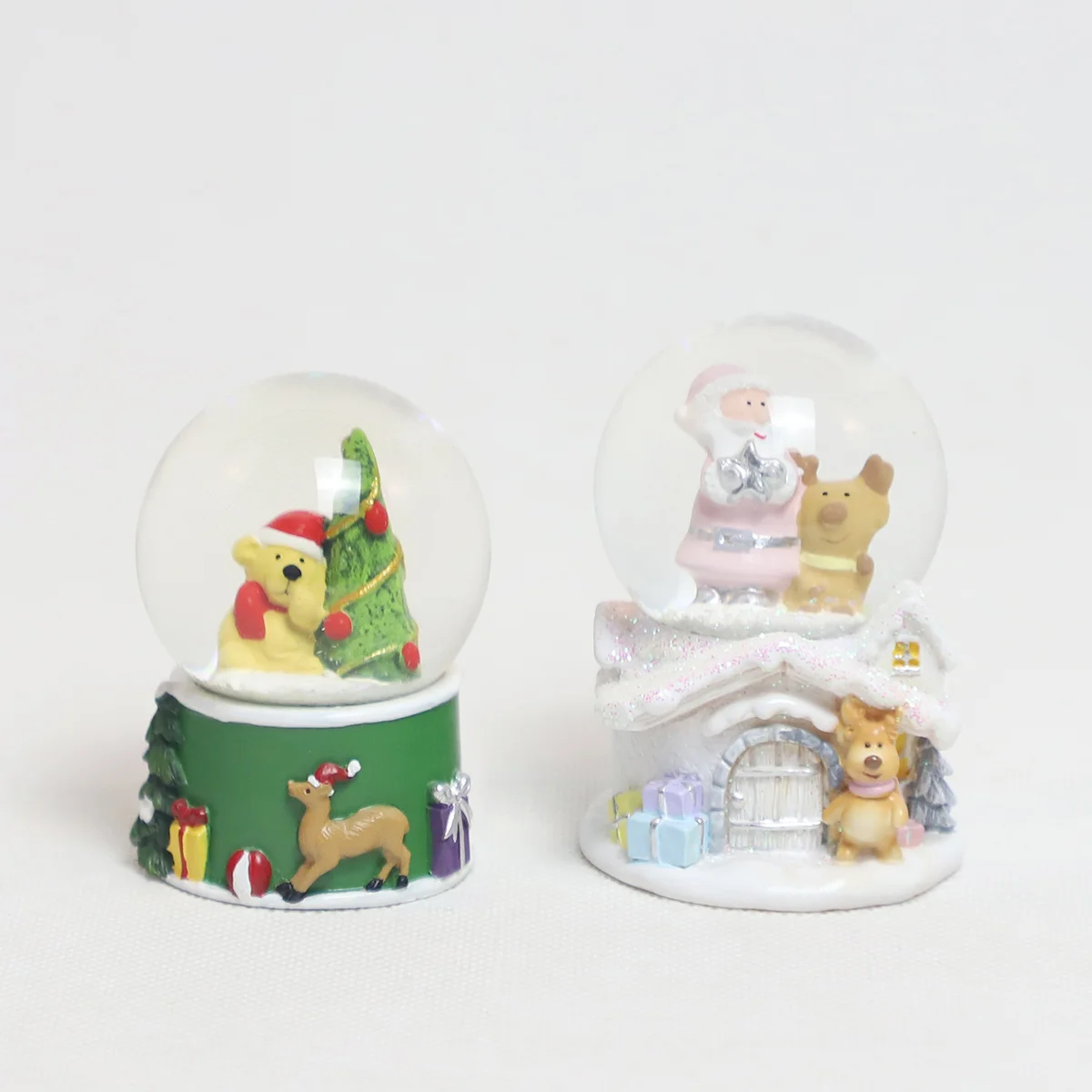 Home Bedroom Decorations Wholesale Christmas Musical Glass Ball Christmas Crystal Balls Floating Snow Water Globes