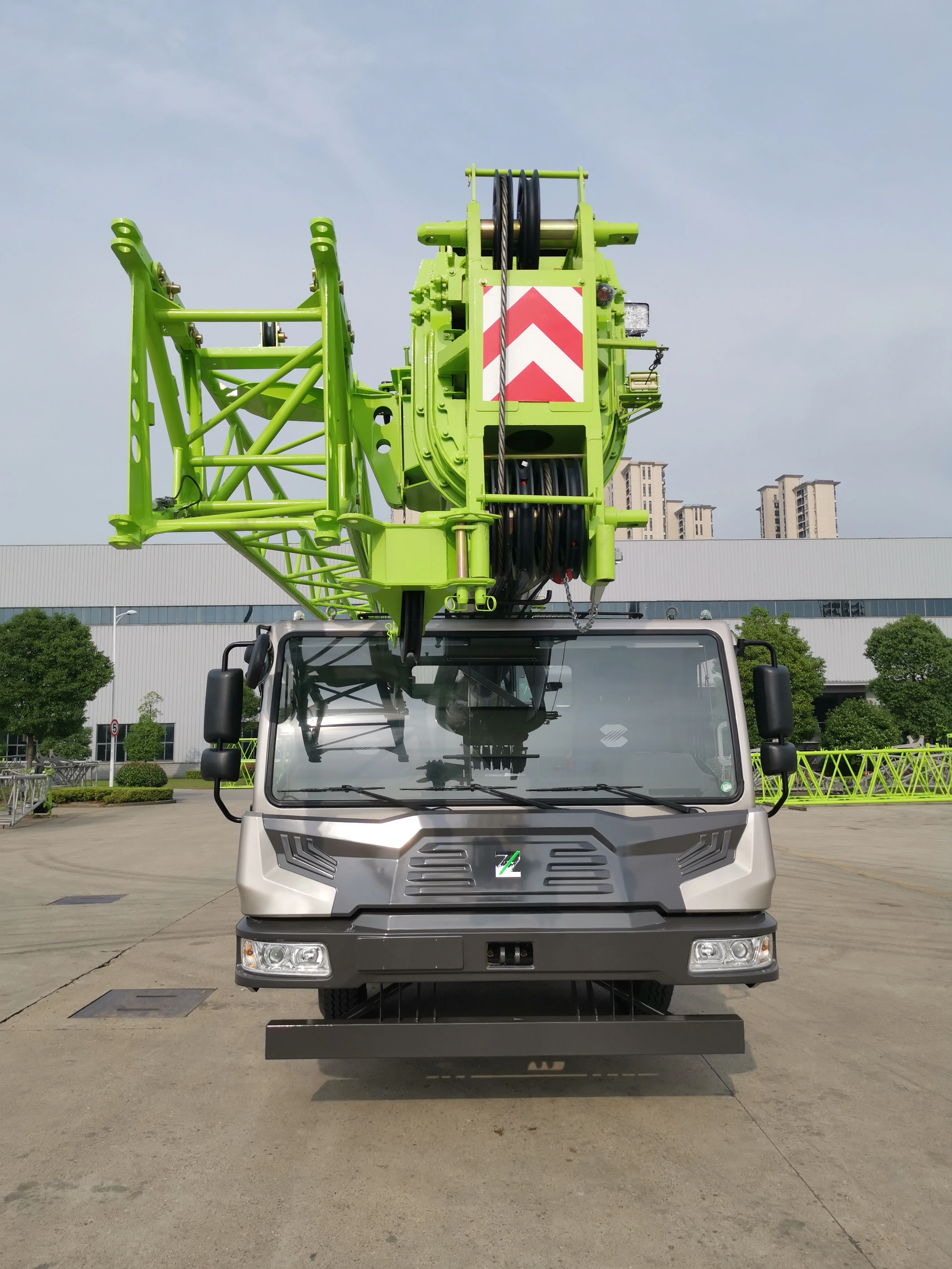 2022 Zoomlion Brand Wind Power Used 30Ton Mobile Crane Truck ZTC300V532 with 50M Lifting Height Lifting Machinery