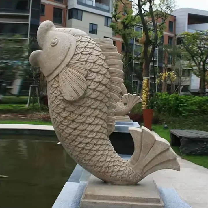 Goodeco Statua decorativa da giardino a forma di pescatore, 28 cm, per stagni Koi o cascate, statua a bordo piscina con ciottoli fosforescenti