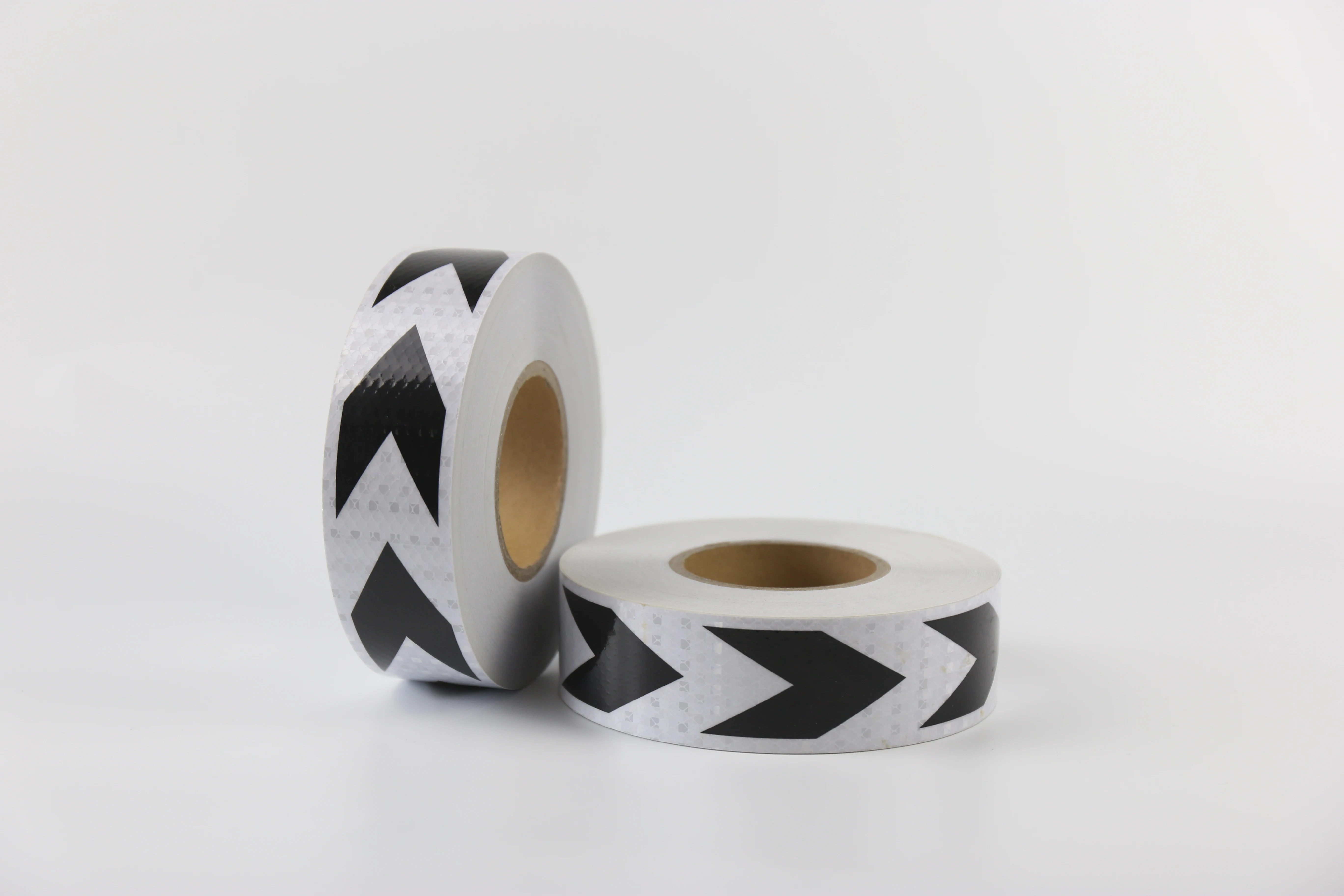 Светоотражающий материал на заказ оптовая продажа водонепроницаемая Защитная стрелка желтые и черные автомобильные светоотражающие ленты предупреждающая