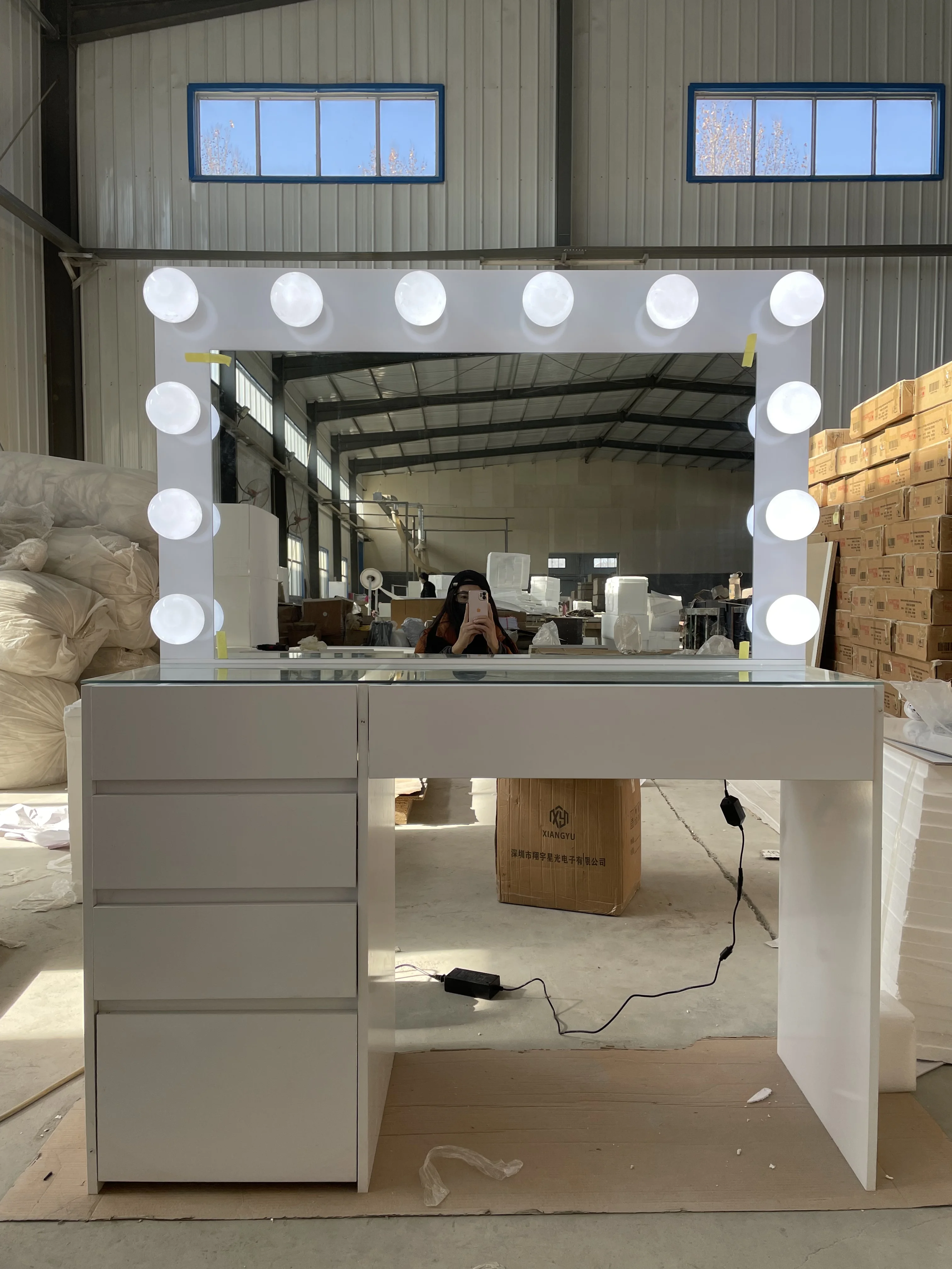 Luxury Dressing Table Wholesale Vanity Table With 10 Led Light Makeup