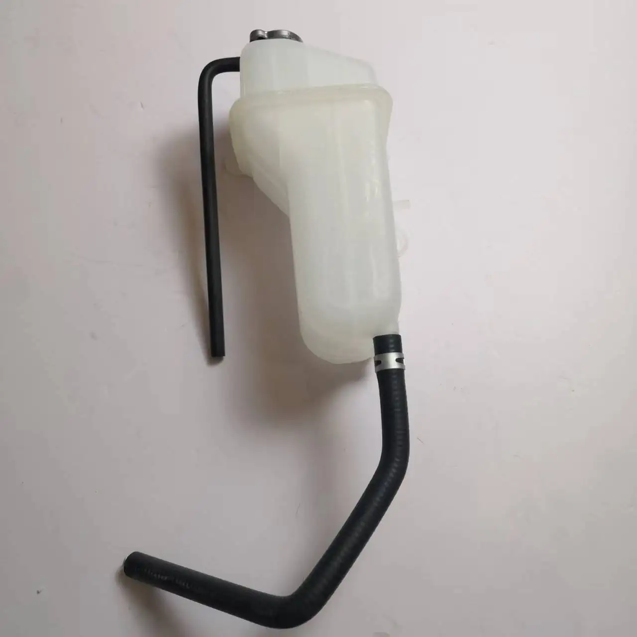25430-V7130 Auto Water Tank Coolant Expansion Tank for JAC T8