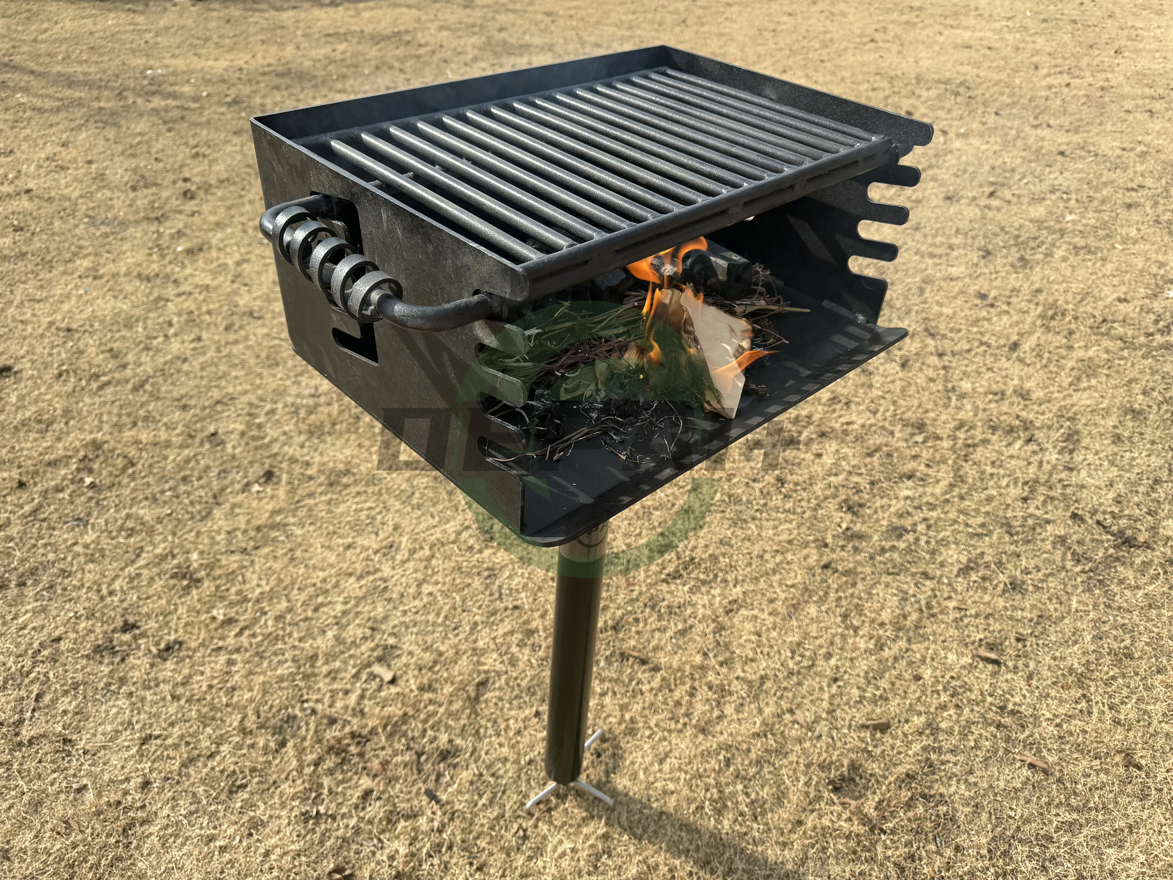 Outdoor Park Portable Ada Rotating Pedestal Charcoal Bbq Grills For