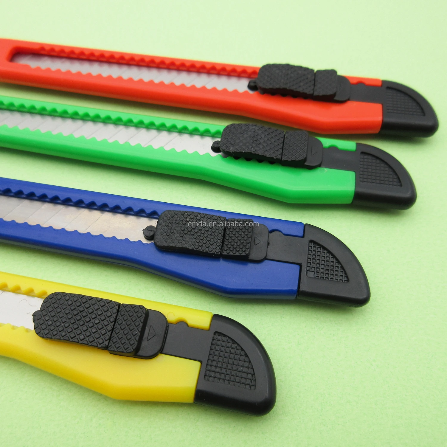 safety box knife.jpg
