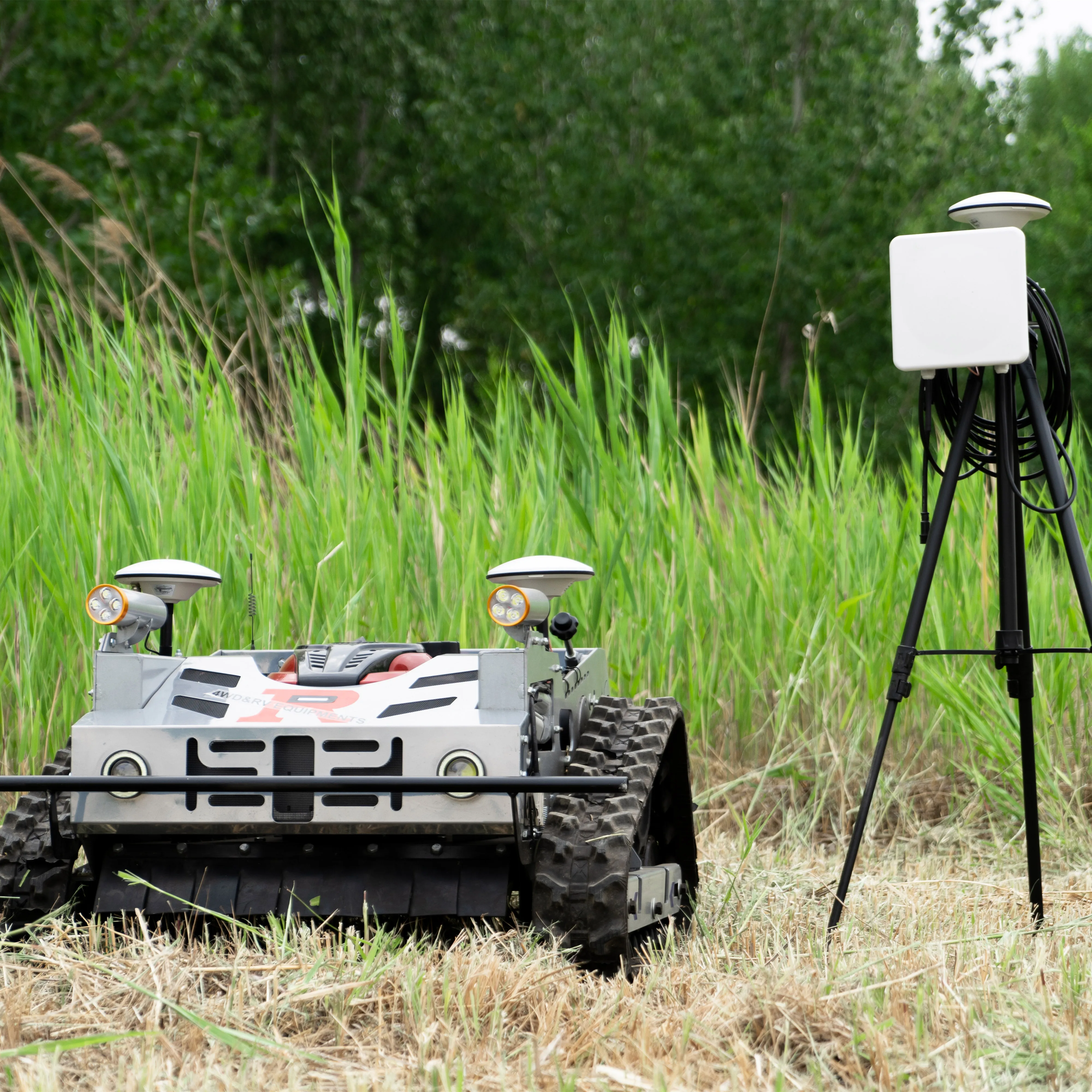Agriculture Rubber Tracks Remote Control Robot Lawn Mower CE EPA Diesel Engine All Terrain Grass Cutting Machine