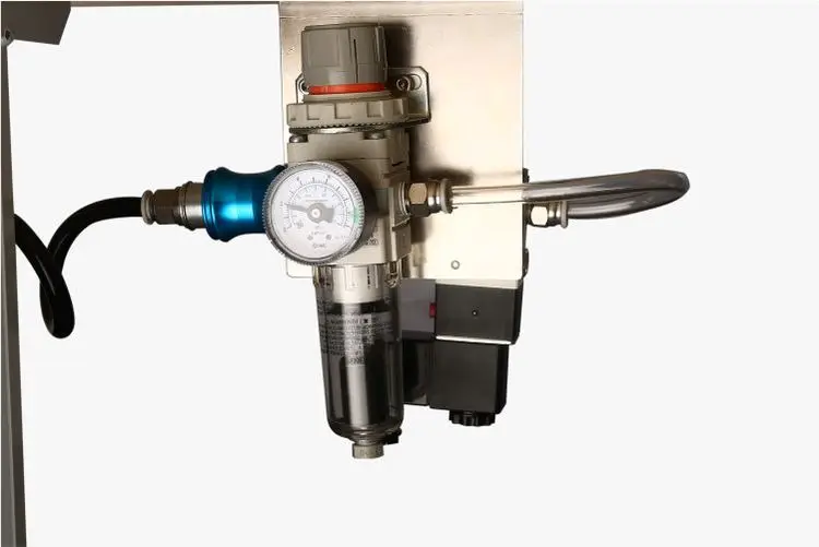 Industrial Jack 781 Button Holing Machine - Flat Bed Sewing