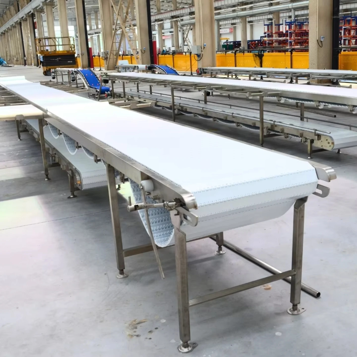Stainless steel meat conveyor system modular belt and roller design for slaughterhouses