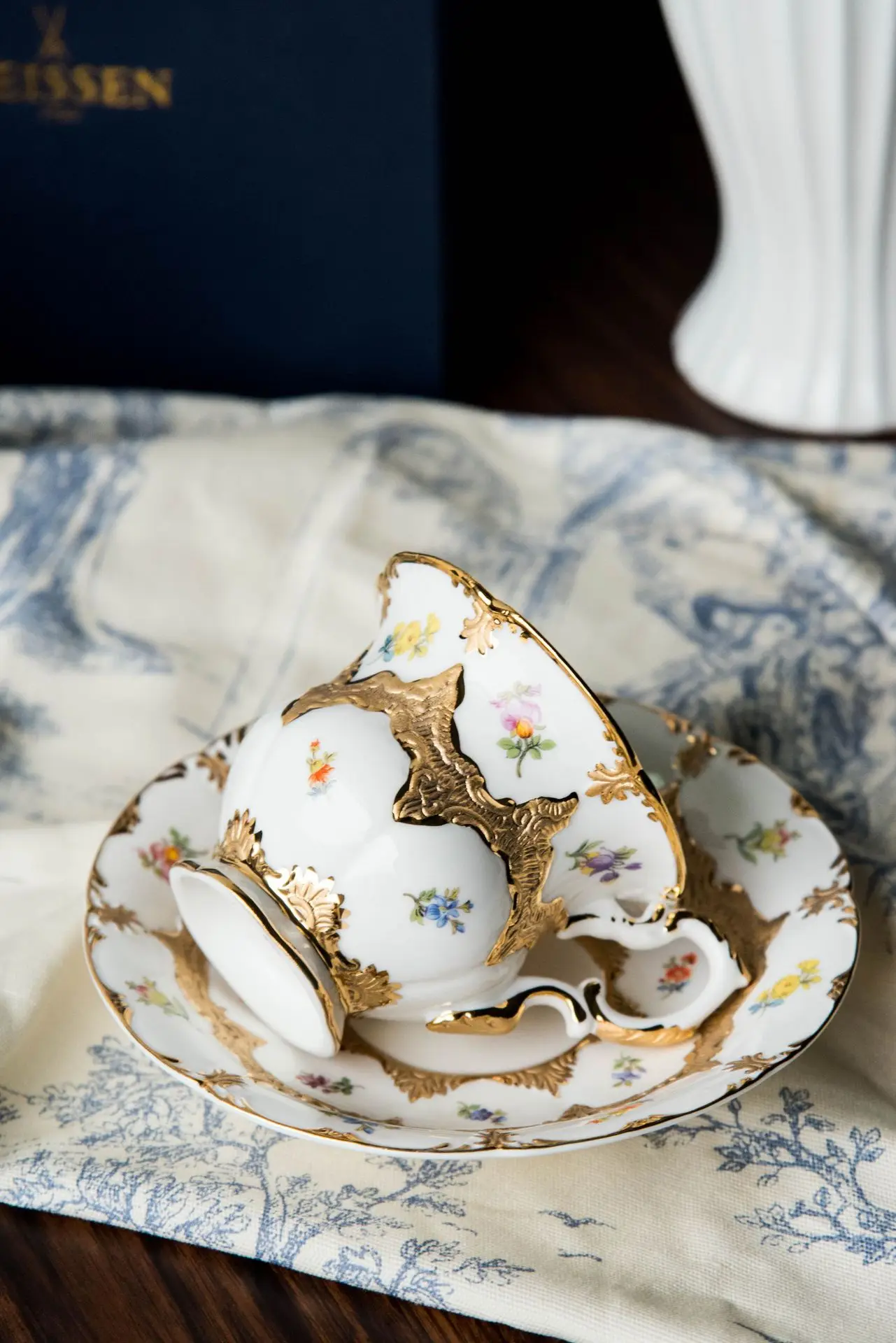 Luxury Hand Painting Real Gold Tea Cups Set Royal Handmade Tea Cup And