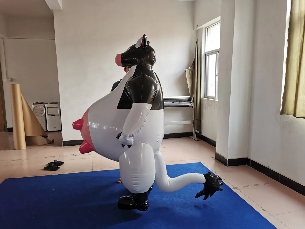 BeiLe Customized New Large Cow PVC Inflatable Suit for Sales