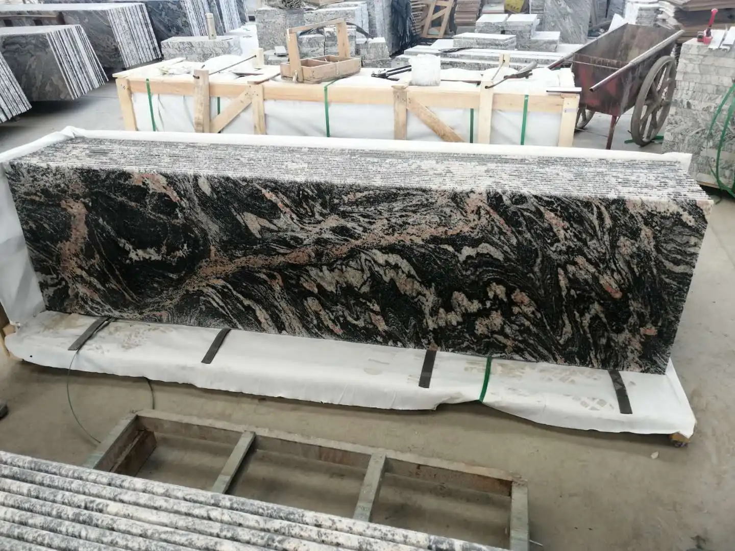 Natural Granite Kitchen Countertop Deluxe Countertop Tile 240 * 60cm