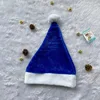 Cappello in peluche con pompon a sfera blu