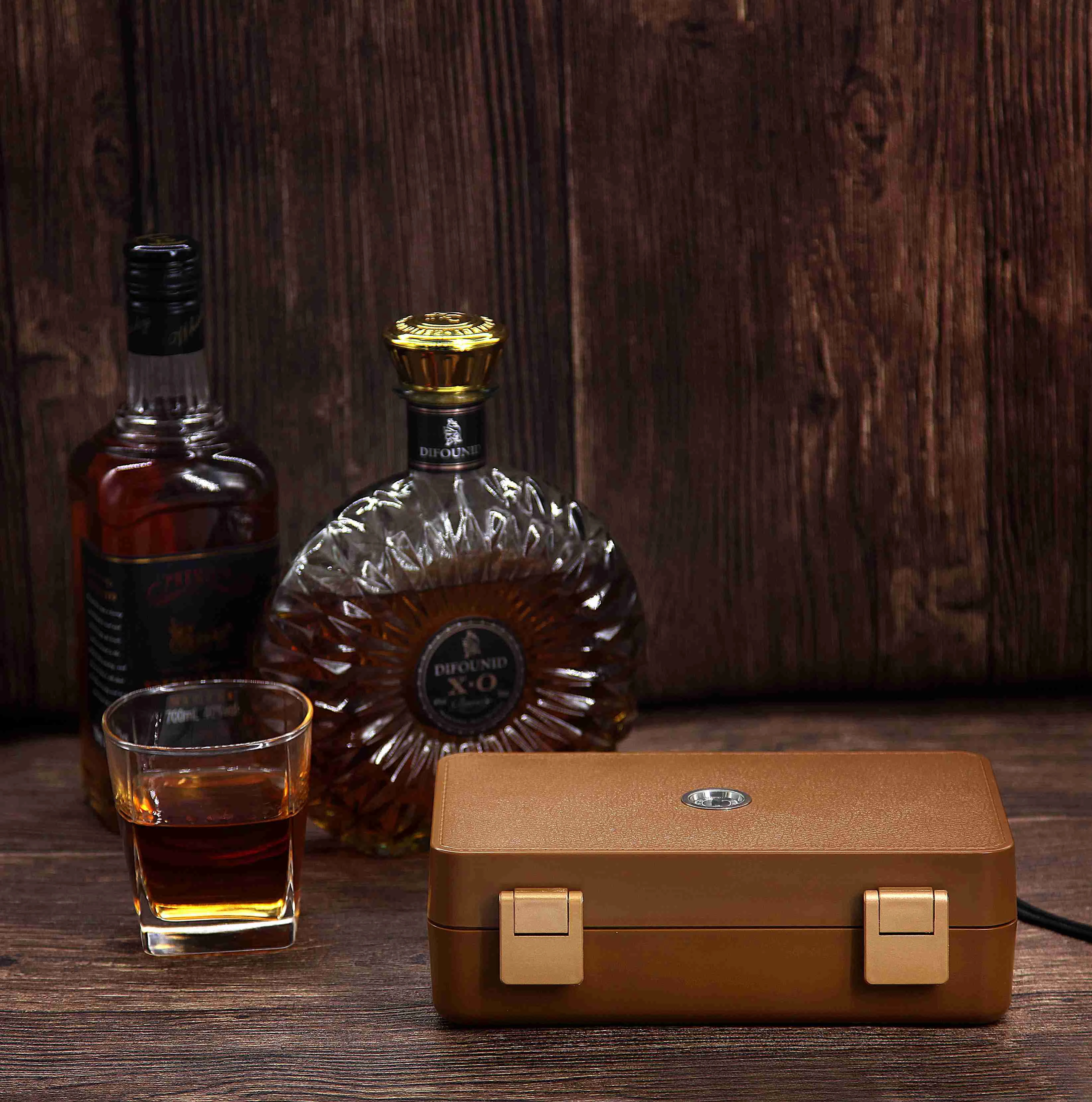 Hot Sell Luxury Cigar Gift Waterproof Travel Humidor Box Plastic Custom Accessories with