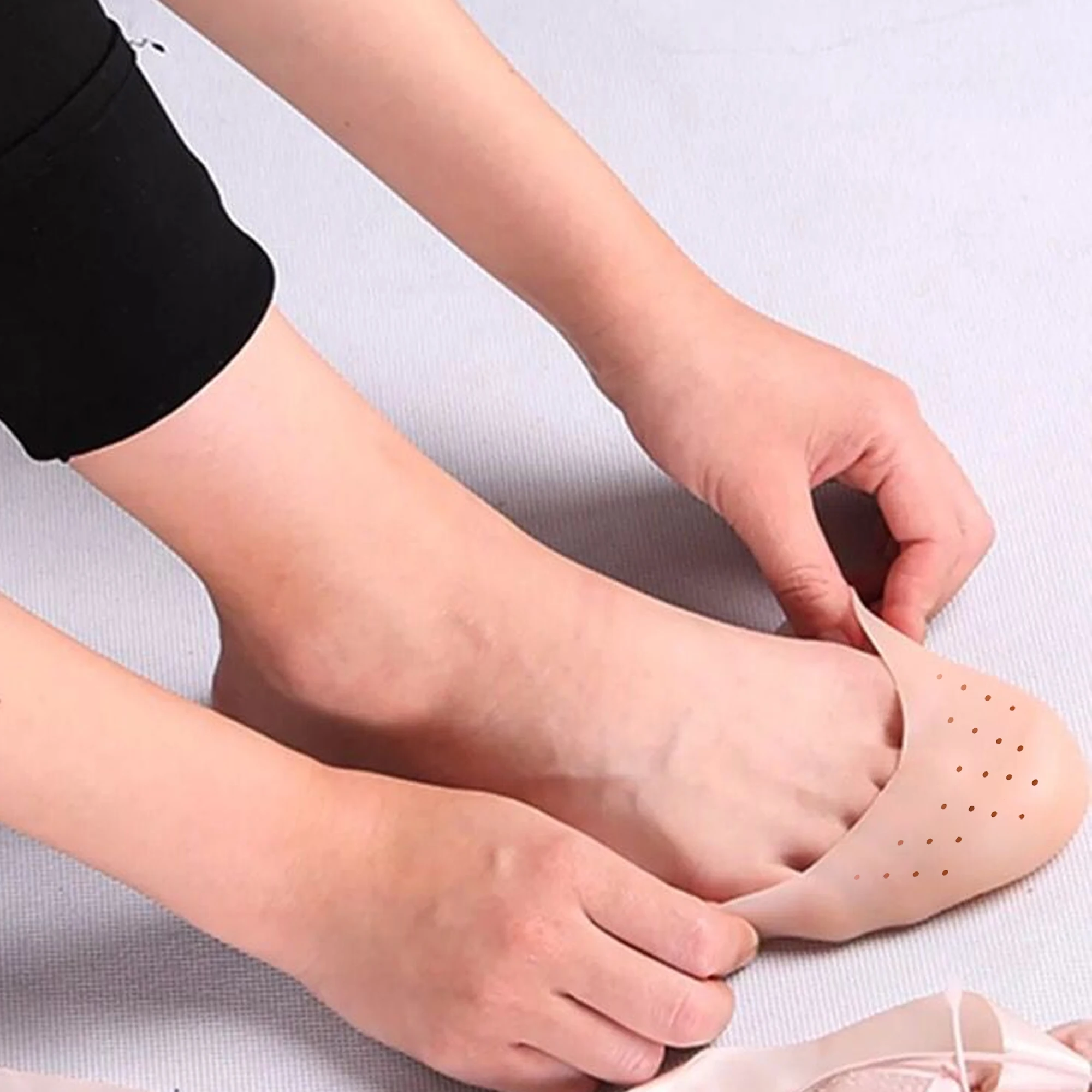 EU and US in Stock Ballet Slippers with Ribbons and Toe Pads for Girls and Women Rose Gold Pointe Dance Shoes